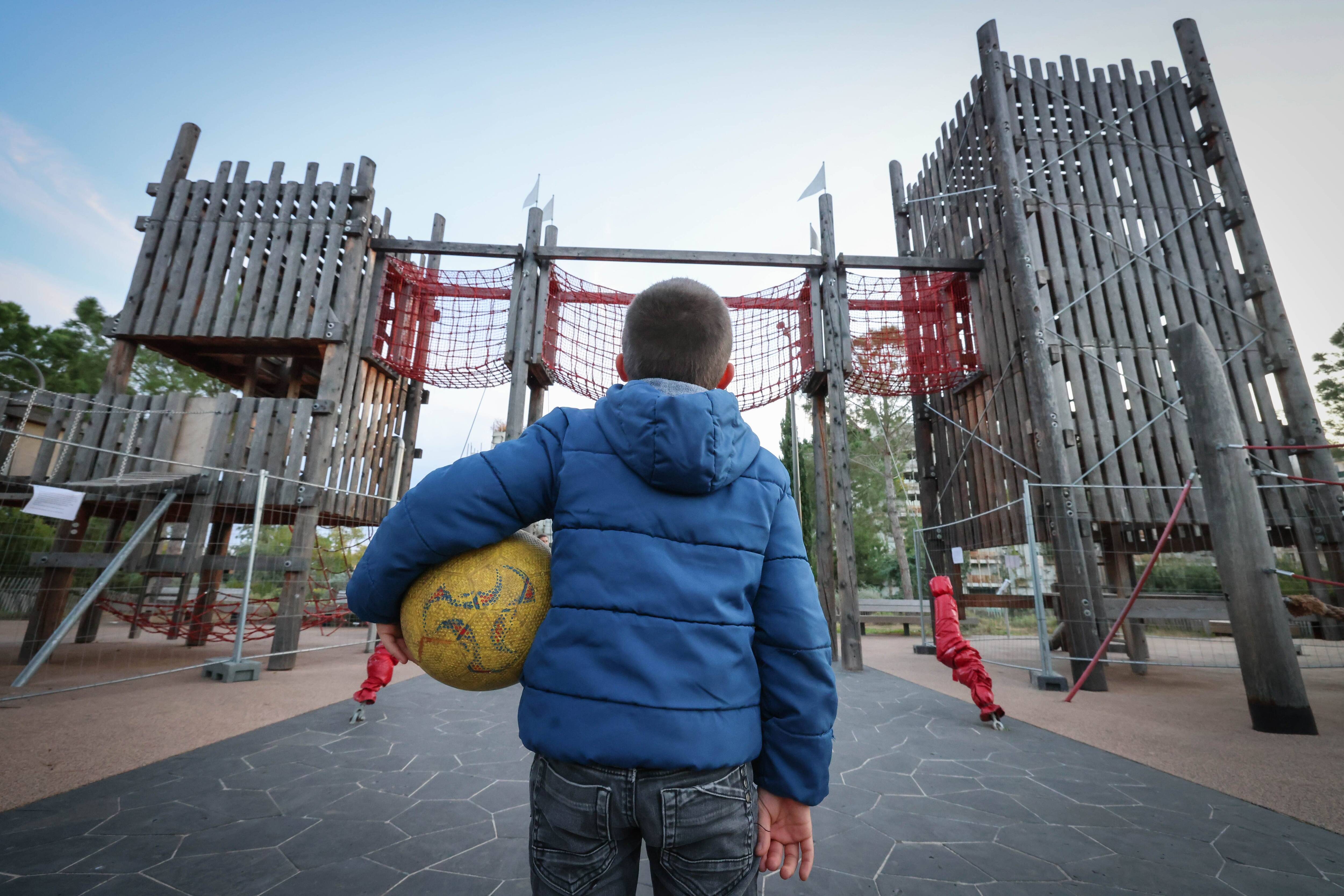 Quelle sécurité dans les parcs et jardins pour les enfants à Nice? On fait le point