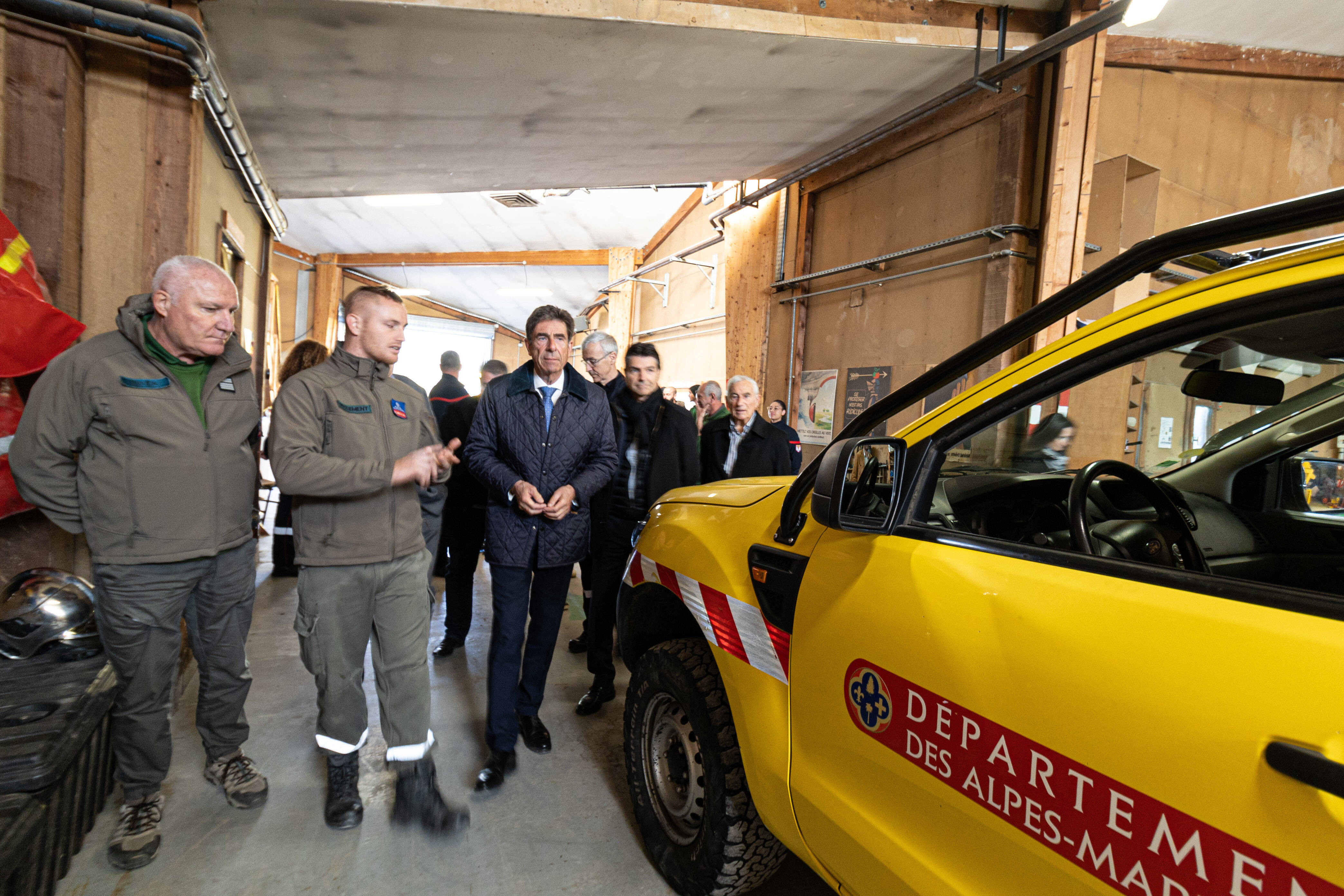 Connexion à la fibre, visite aux forestiers de Force 06 et hommage à un pompier disparu... Charles Ange Ginésy auprès des habitants de Saint-Auban