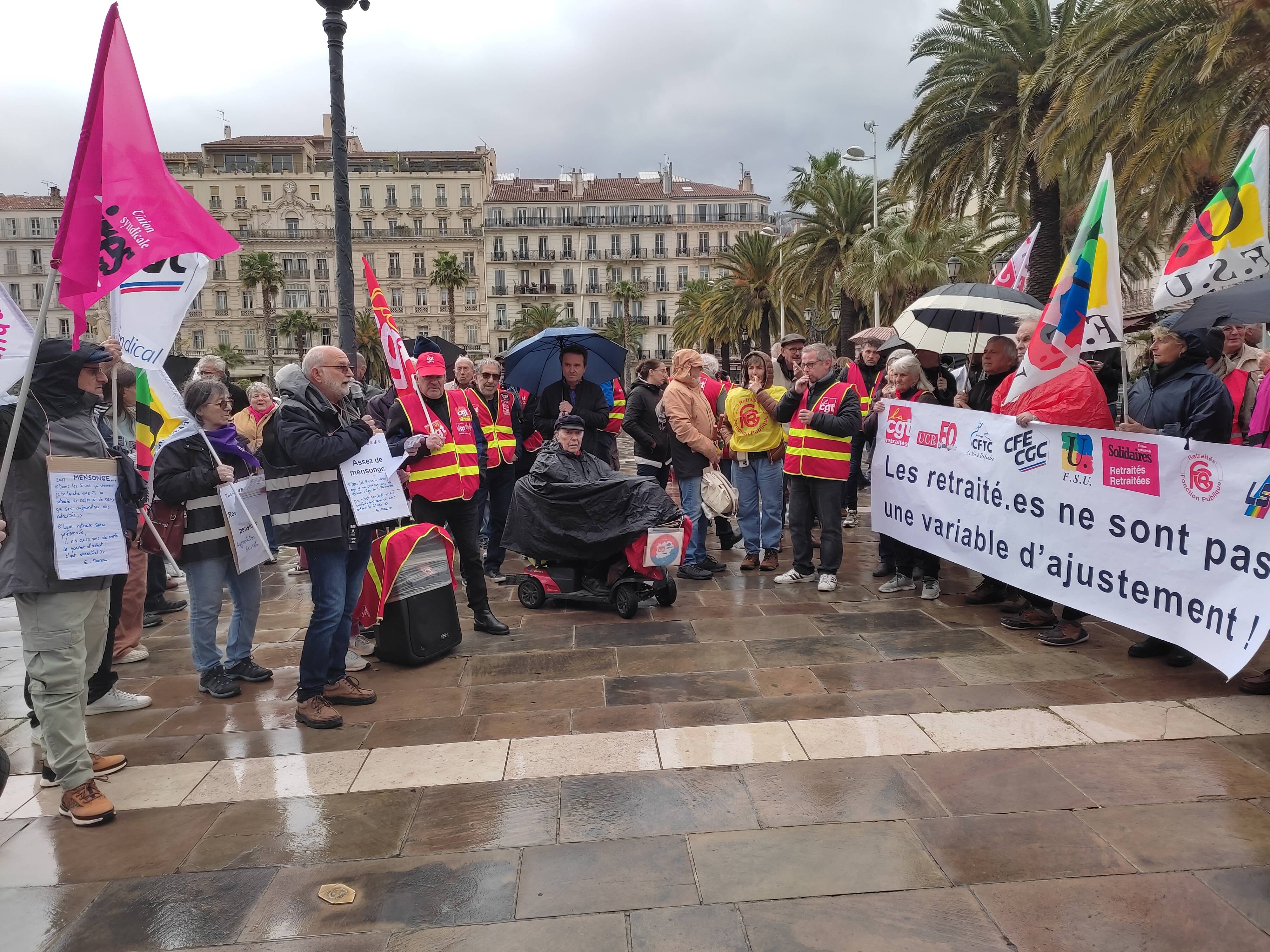 "Le compte n'y est pas": à Toulon, les retraités exigent "10% d'augmentation" sur leur pension