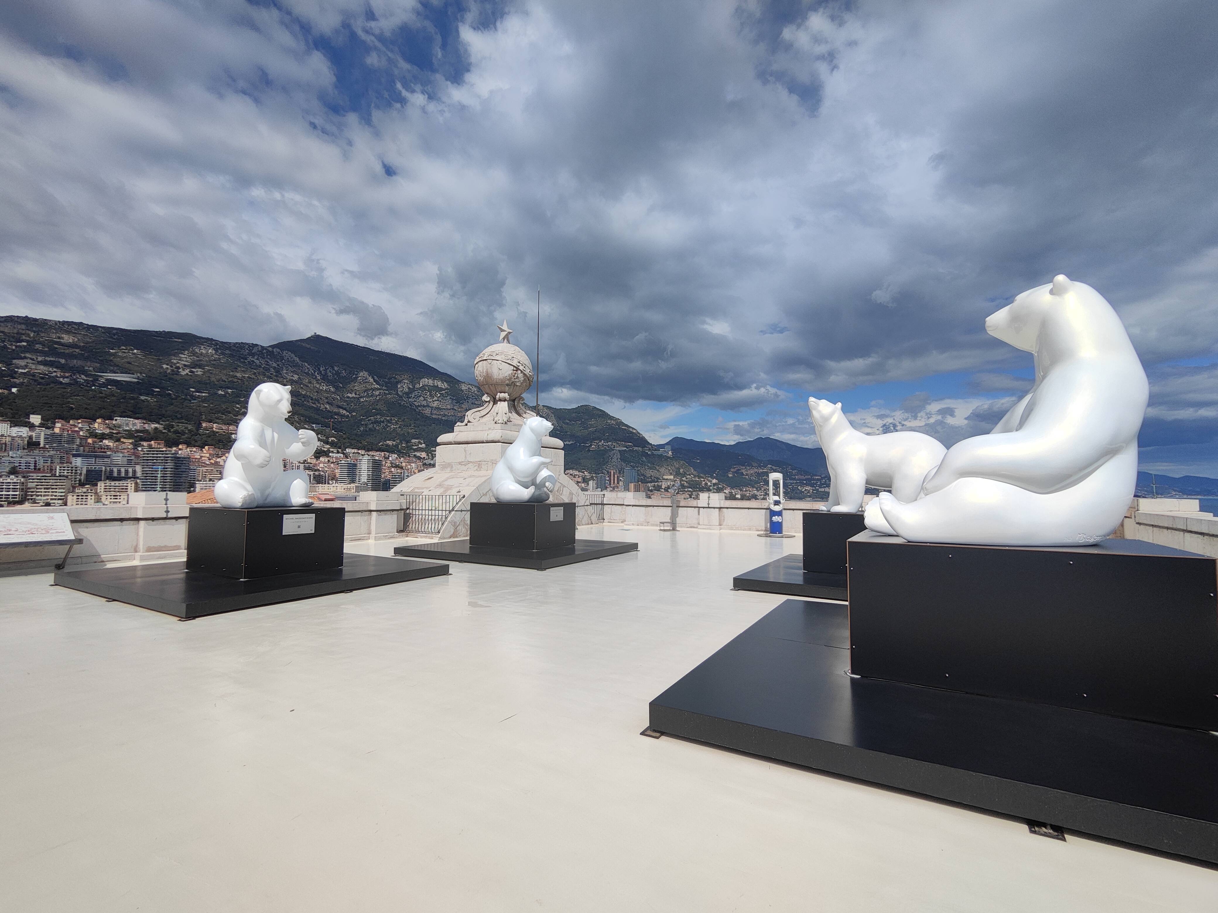 Des oeuvres monumentales ont pris place sur le toit du Musée océanographique de Monaco
