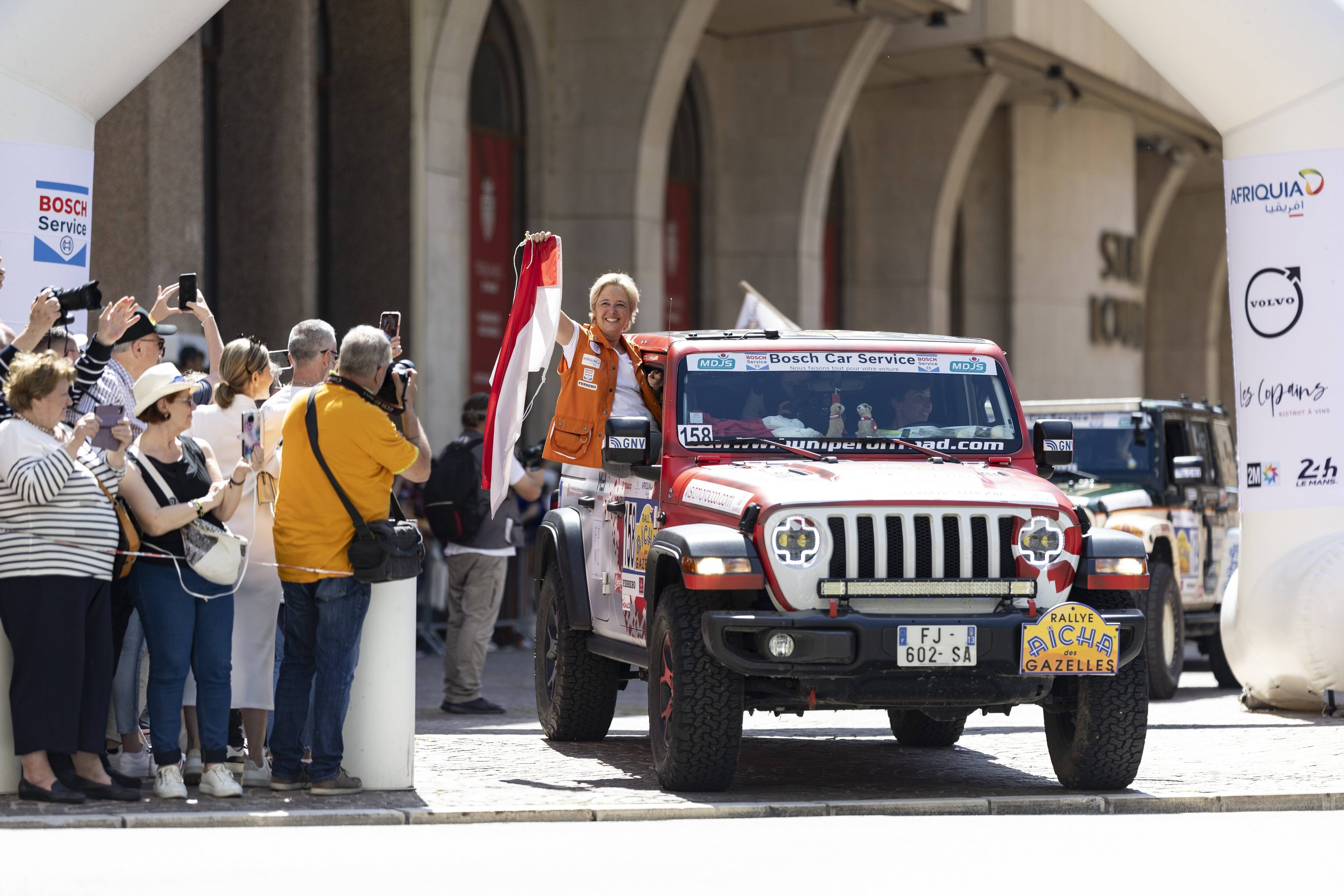 Départ du rallye Aïcha des Gazelles à Monaco : 400 femmes partent pour l'aventure au Maroc