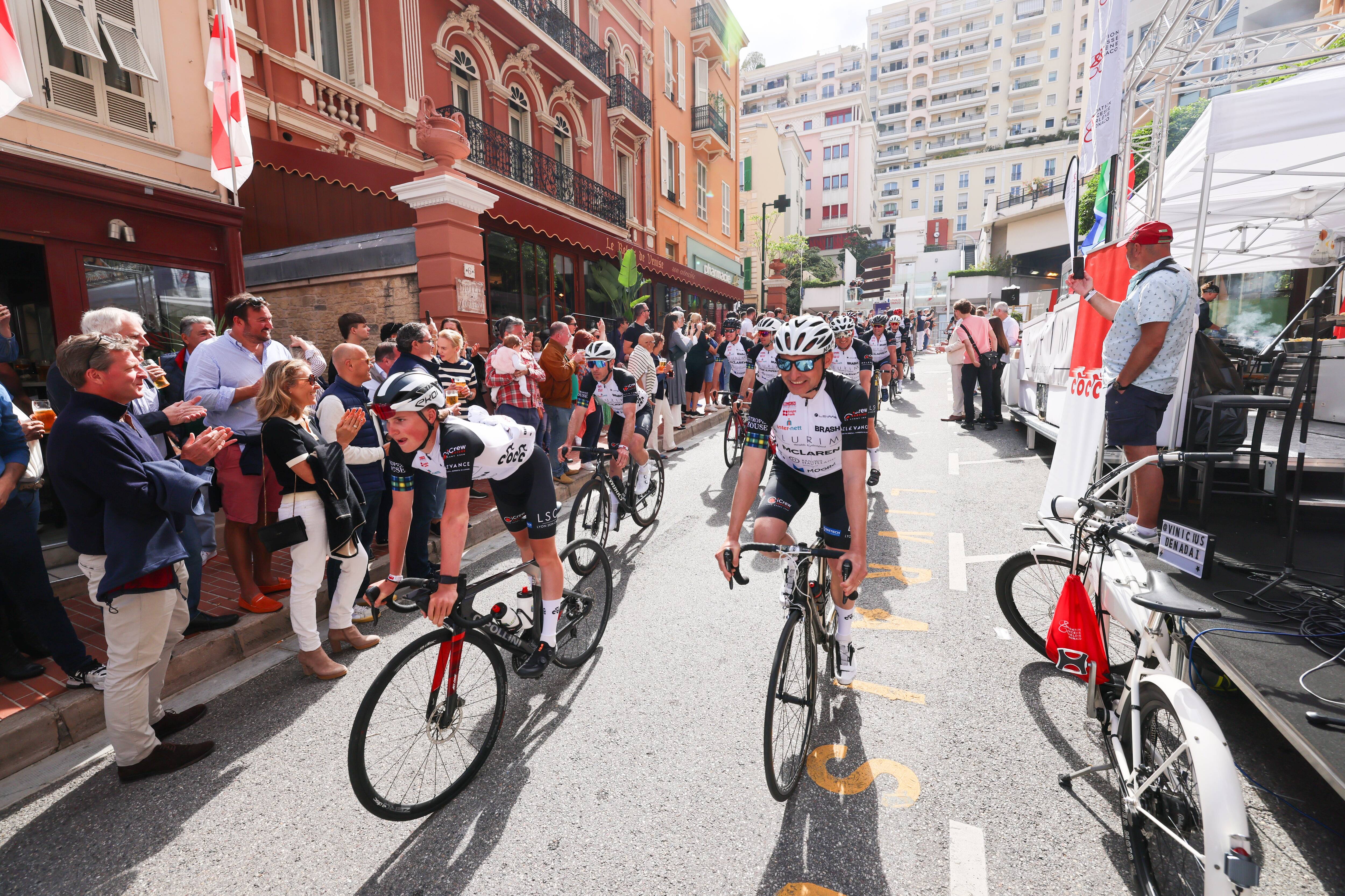 Ce dimanche, ils ont pédalé 140 km pour relier Saint-Tropez à Monaco au profit de la Fondation Princesse Charlène