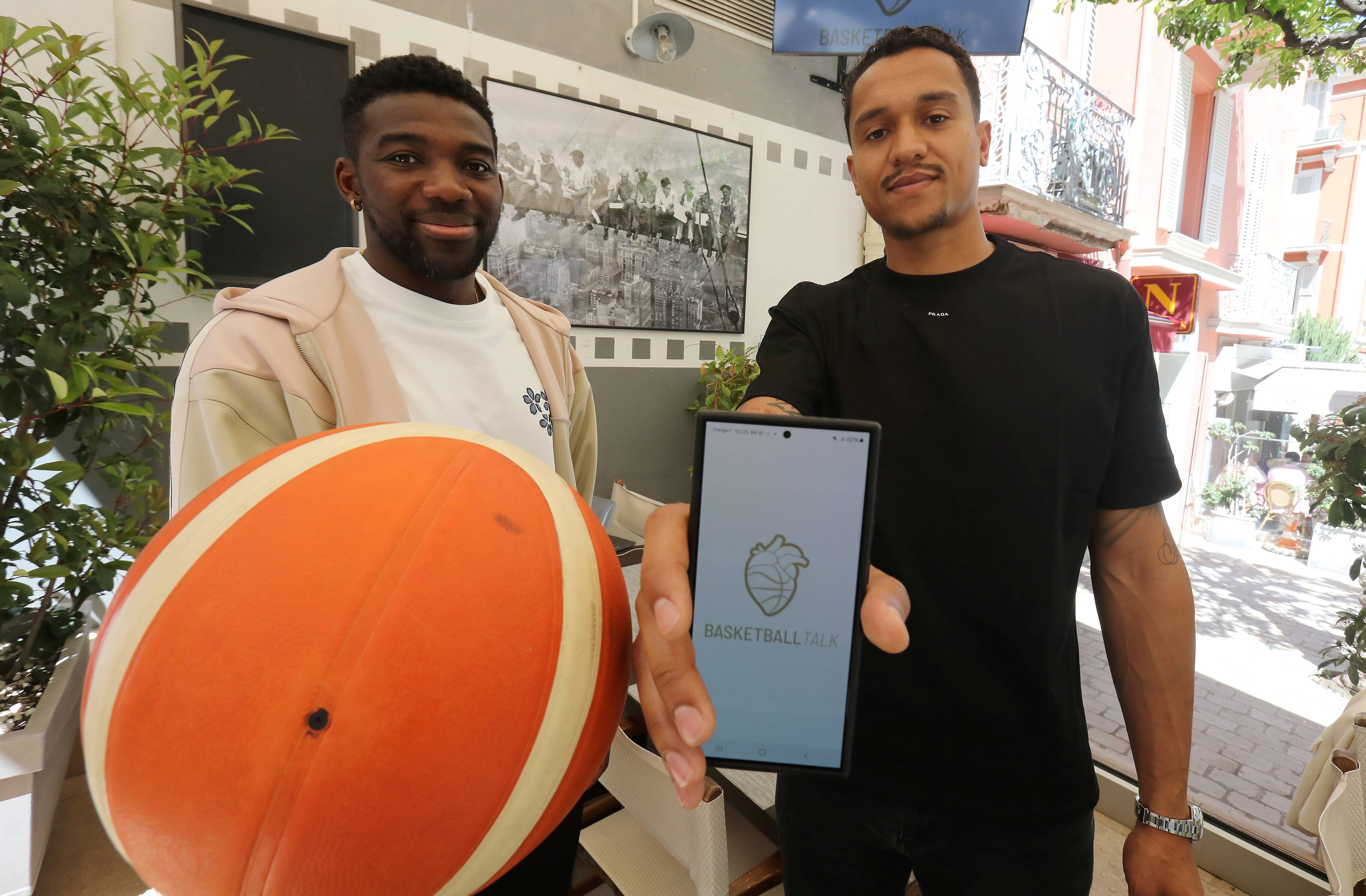 "C'est axé sur ma routine de pro pour progresser": un ancien joueur de la Roca Team lance son application pour tout savoir sur le basket