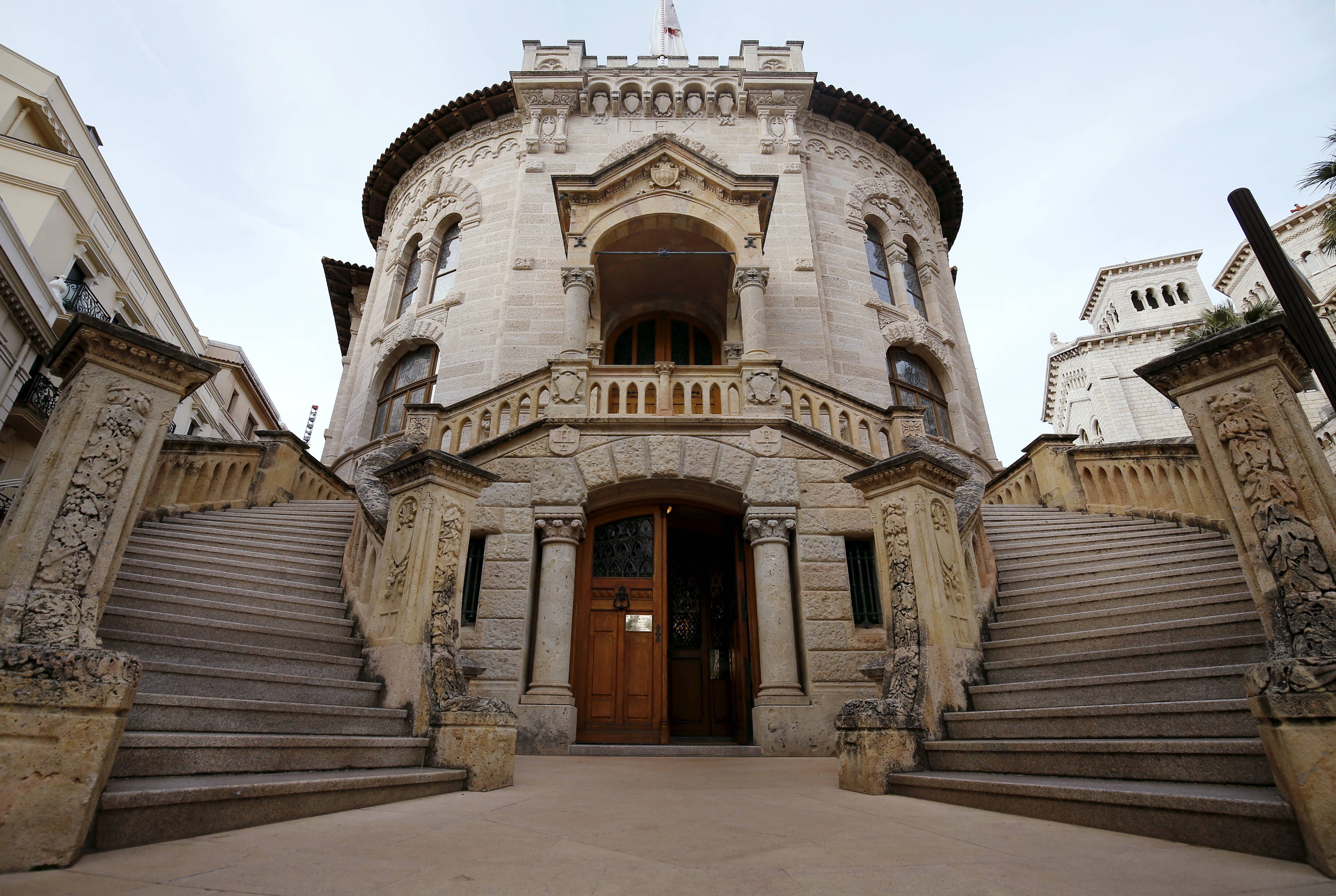 Il refuse d'obtempérer et fonce sur un policier pendant le Grand Prix de Monaco: un éducateur termine en prison