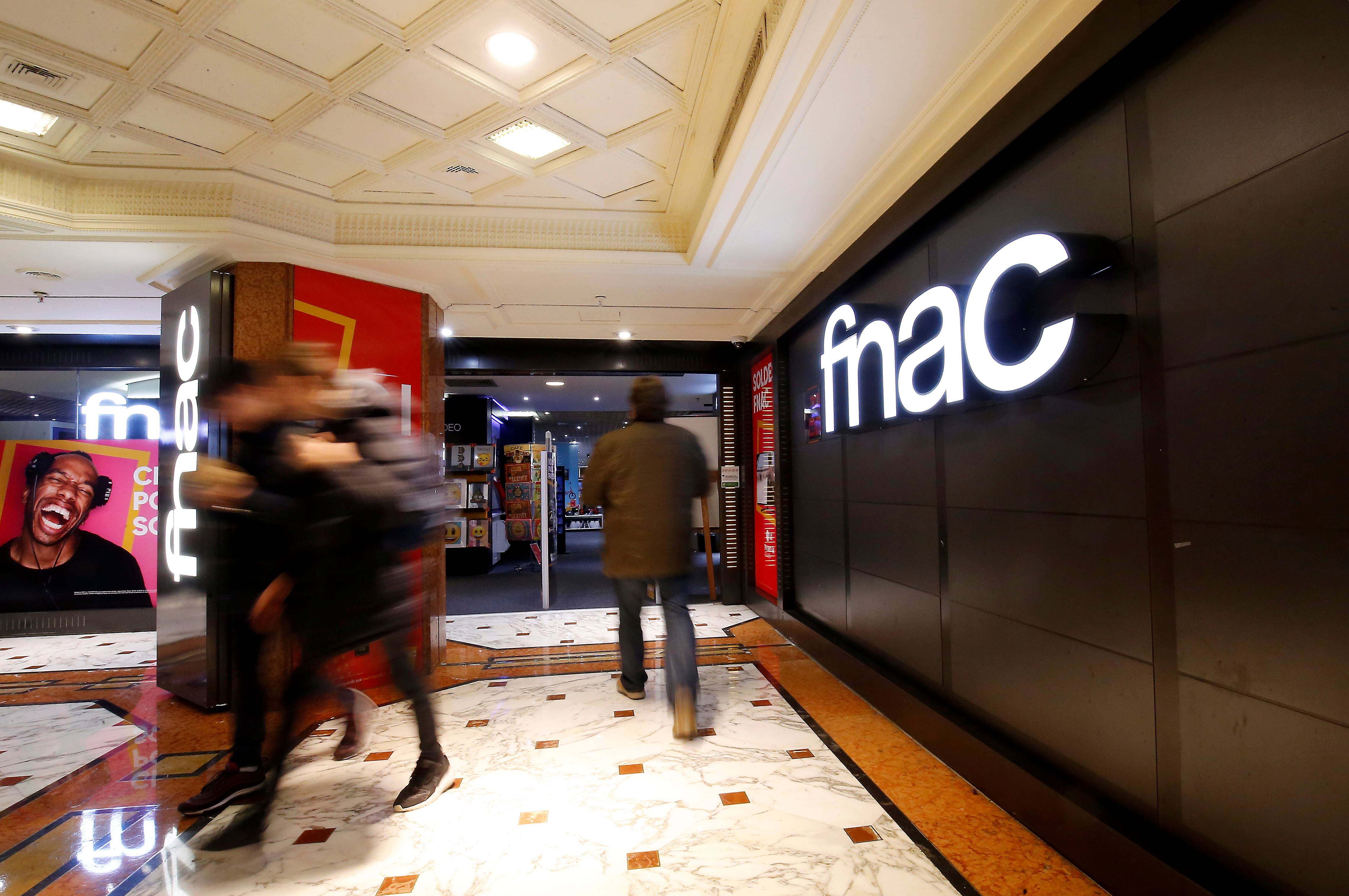 Interdit de territoire à Monaco, un multirécidiviste vole une quarantaine de jeux vidéo à la FNAC et termine en prison