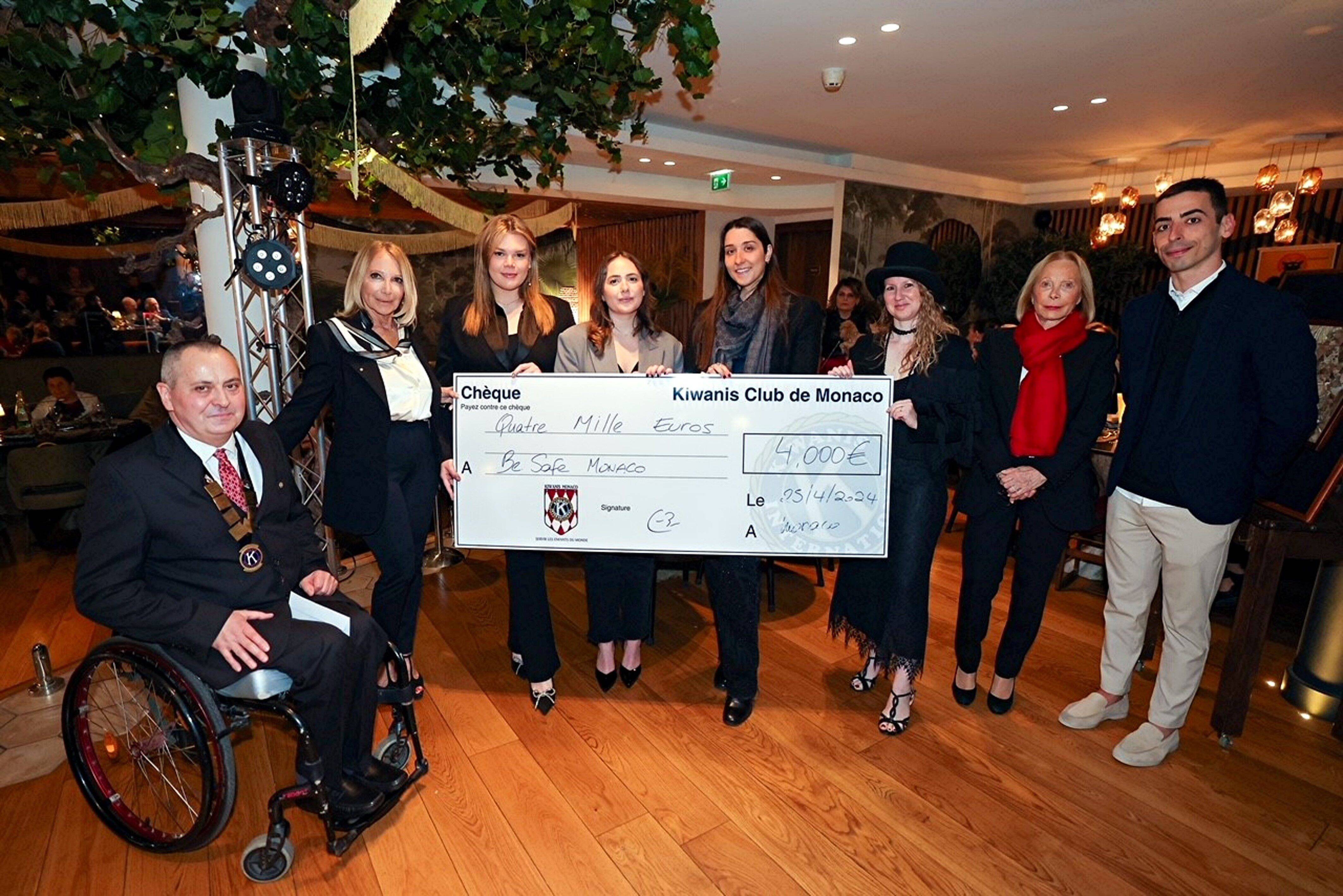 Pour son 50e anniversaire, le Kiwanis Club de Monaco apporte son soutien financier à l'association "BeSafeMonaco" présidée par Camille Gottlieb