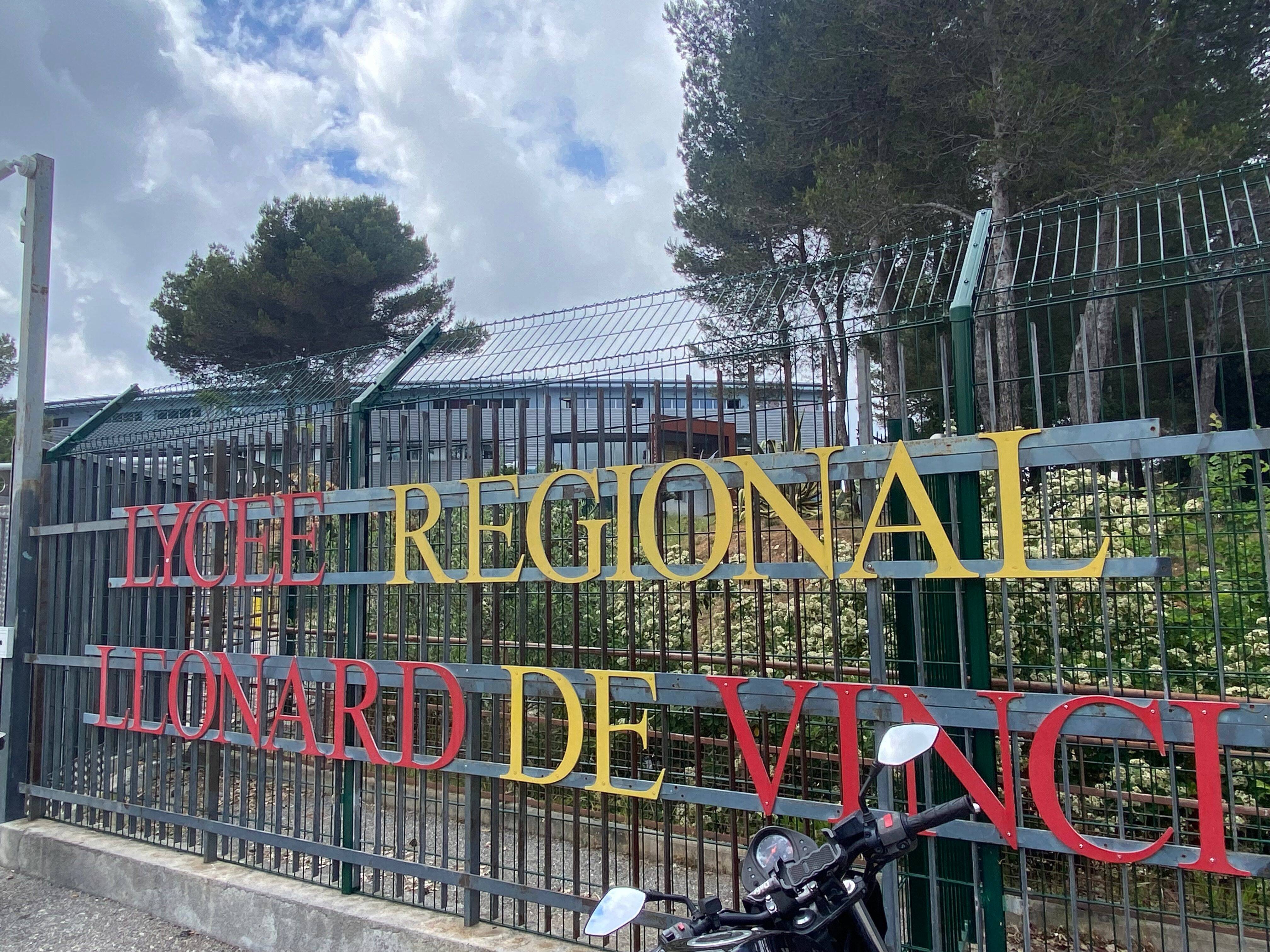 "On le fait par dépit, clairement": la galère des lycéens de seconde à Antibes pour trouver un stage de fin d'année