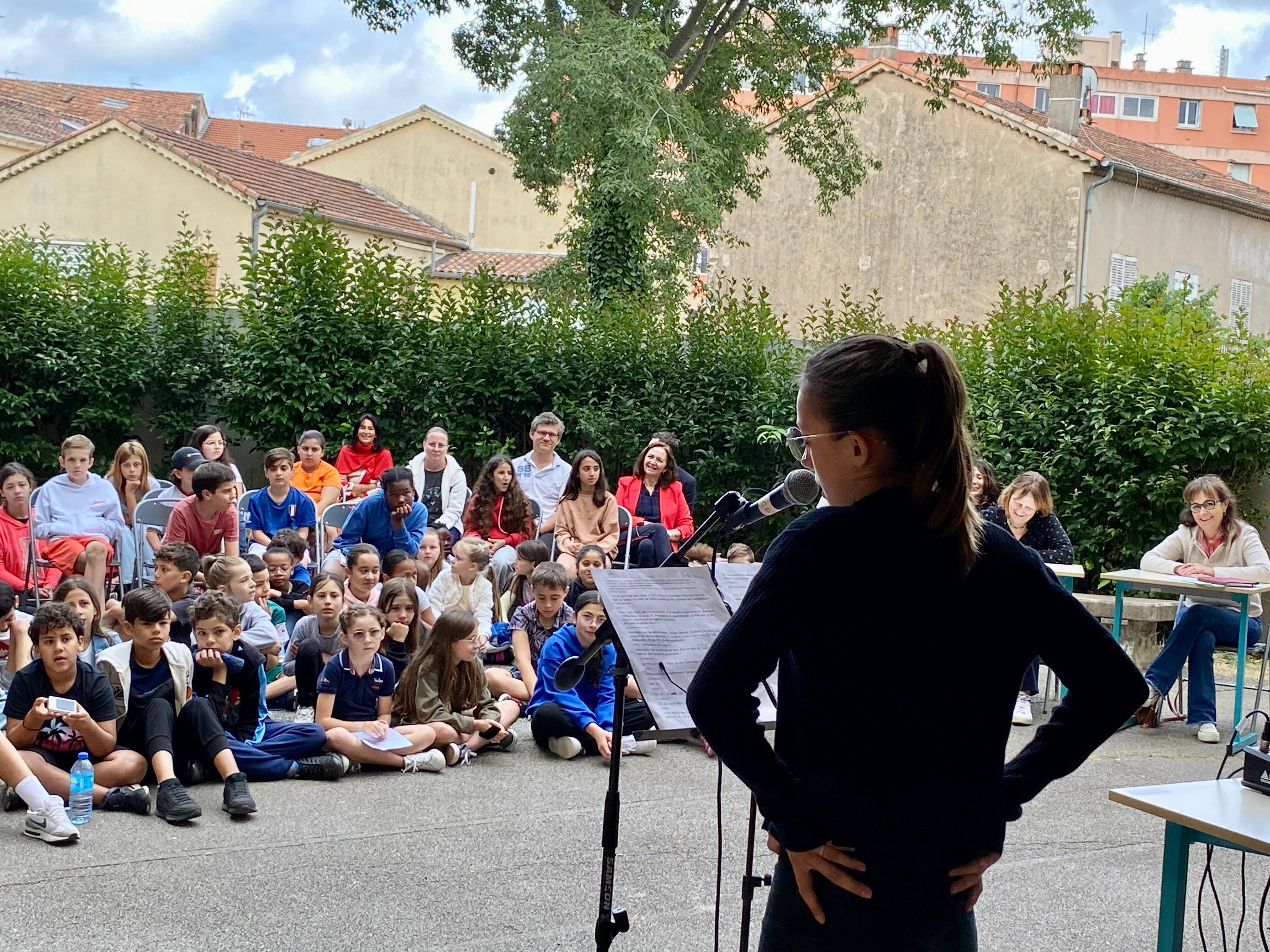"On ne voit bien qu'avec le coeur, l'essentiel est invisible pour les yeux": qui sont les élèves récompensés au concours de lecture du réseau Dracénie