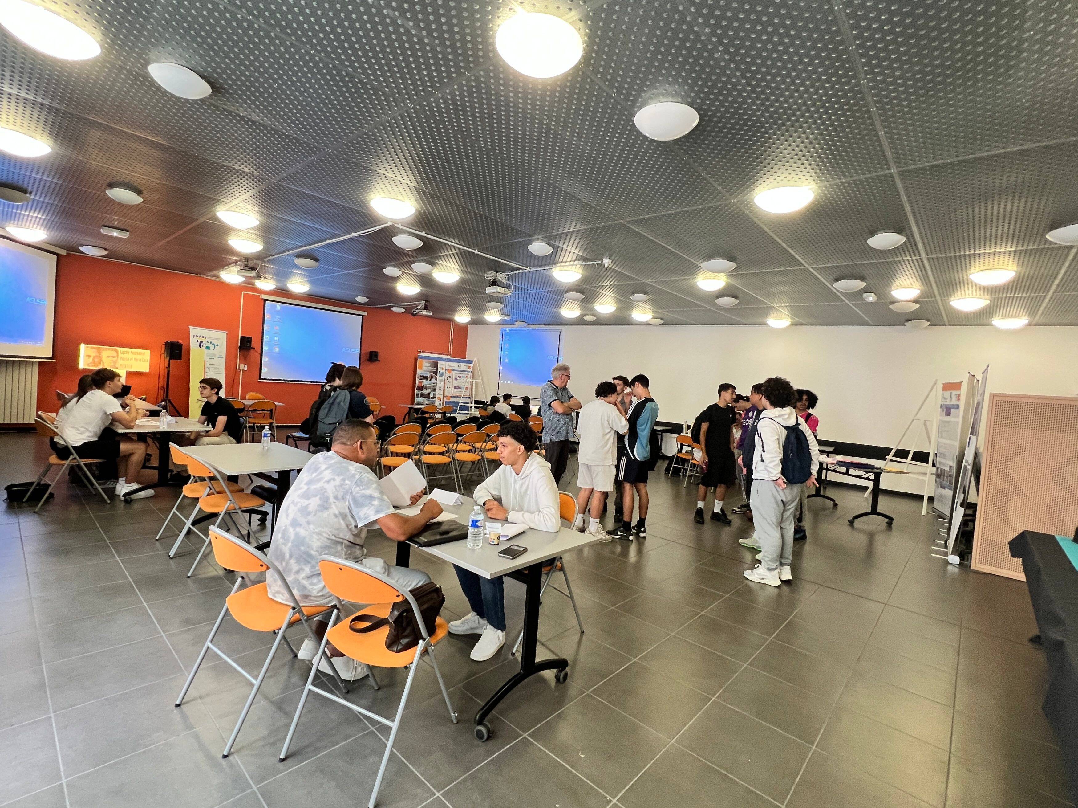 Forum de l'Apprentissage et de l'Alternance: une rencontre gagnant-gagnant pour les lycéens à Menton