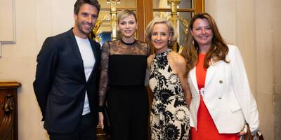 À Paris, la princesse Charlène de Monaco a assisté au concert-hommage au fondateur des Jeux olympiques modernes, Pierre de Coubertin
