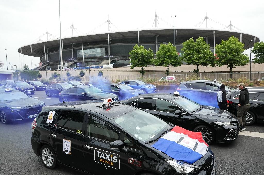 Les taxis à l'arrêt pour un quatrième jour de mobilisation