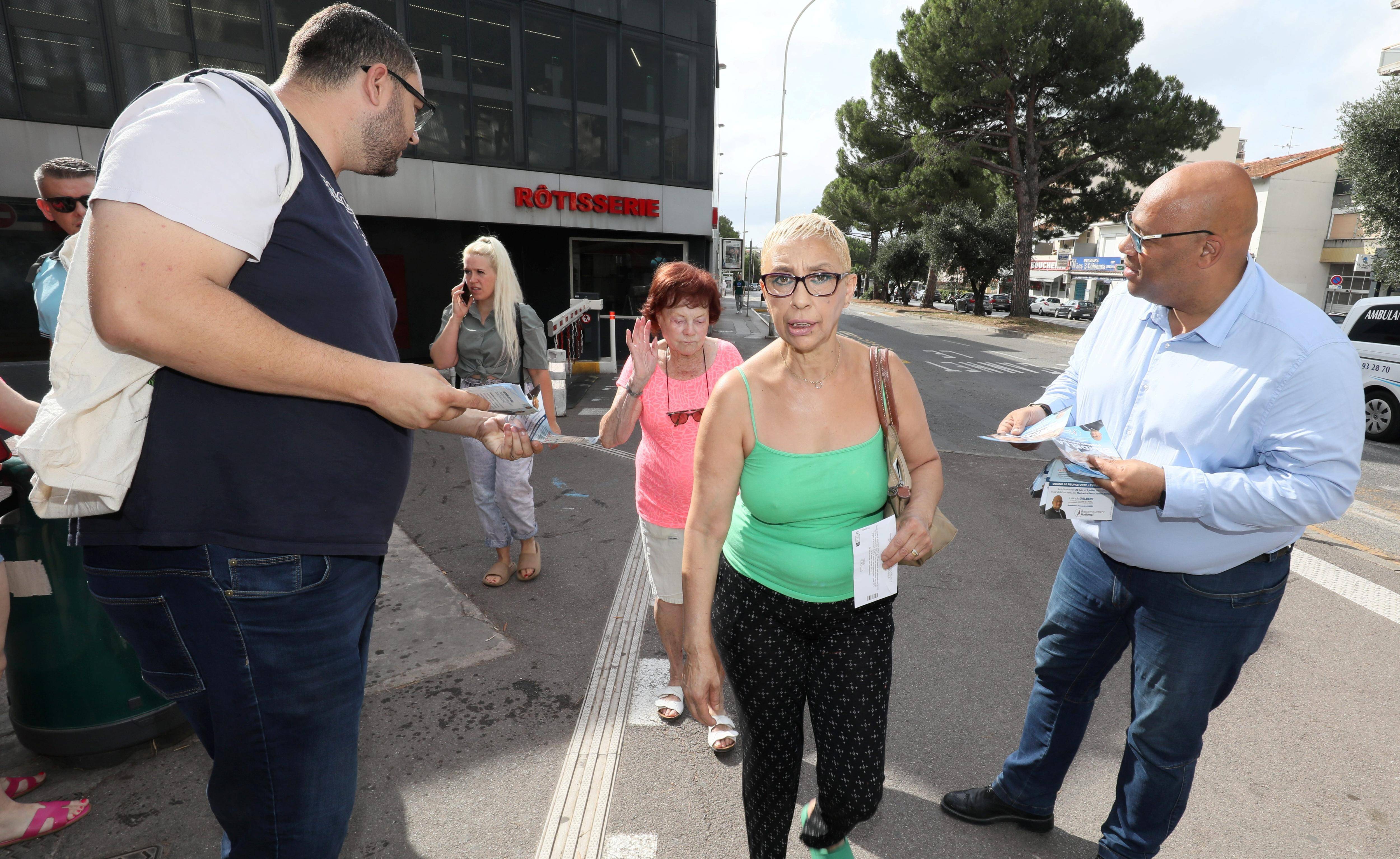 Élections législatives: "C'est nous ou le chaos", le candidat RN Franck Galbert en campagne dans la 9e circonscription des Alpes-Maritimes