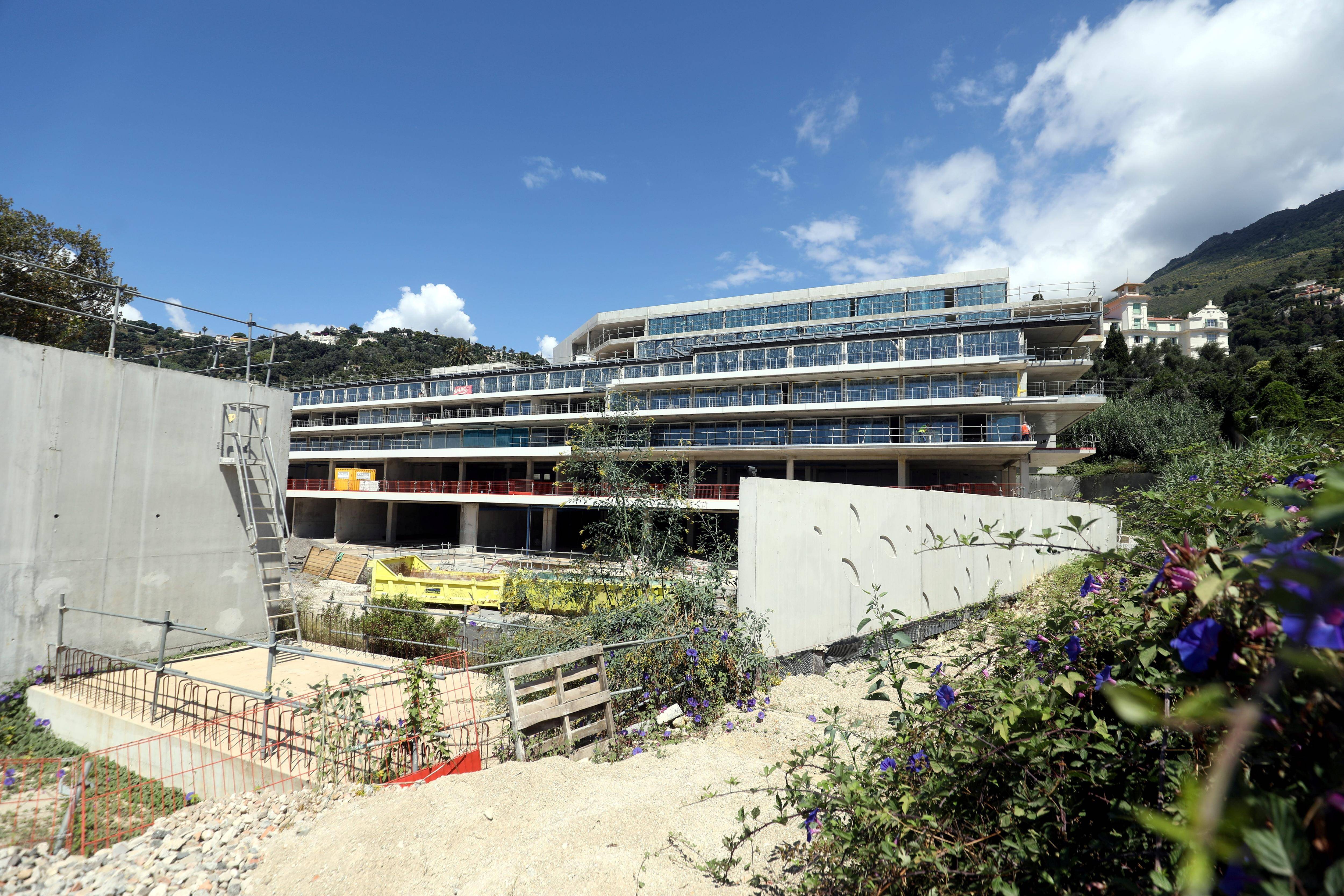 "On lui suspend la plage mais on lui offre un 5-étoiles": la possible attribution du futur hôtel de luxe fait débat à Menton
