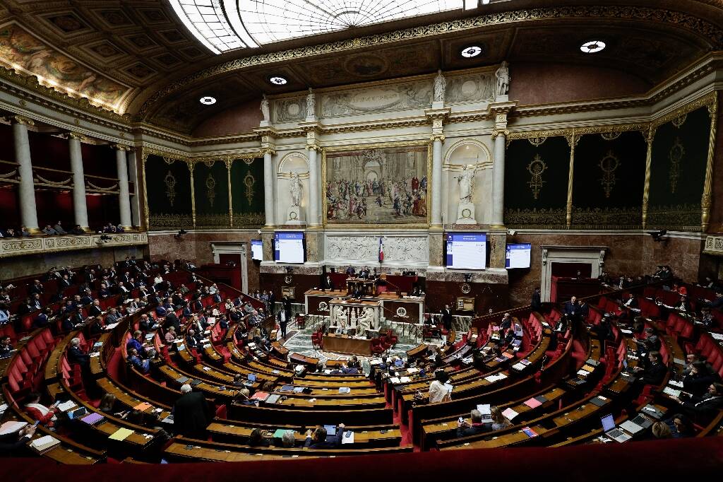 Budget 2025: une version profondément remaniée soumise au vote des députés