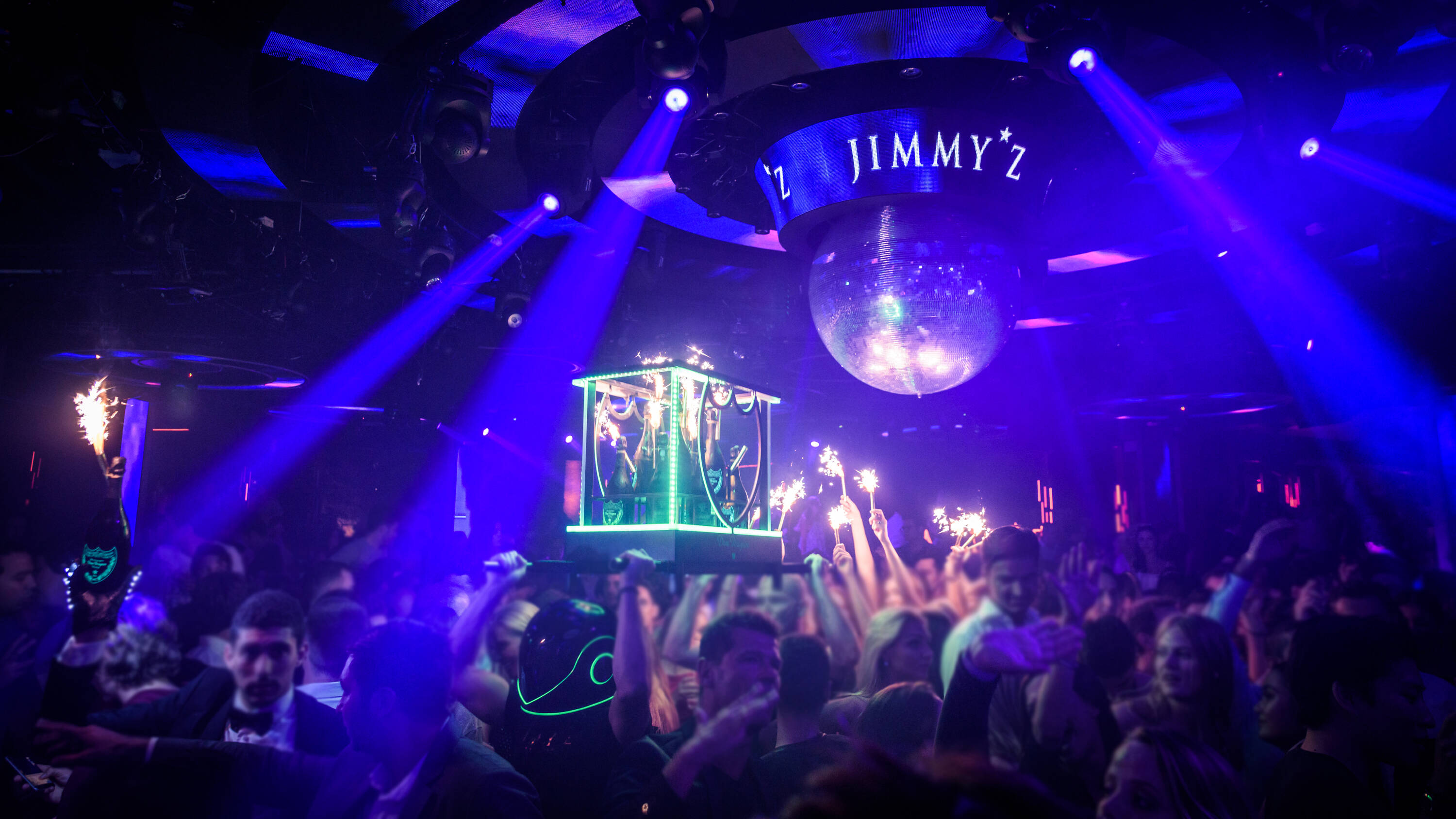 Le Jimmy'z Monte-Carlo célèbre 50 ans de fête, de stars et la crème des DJ's