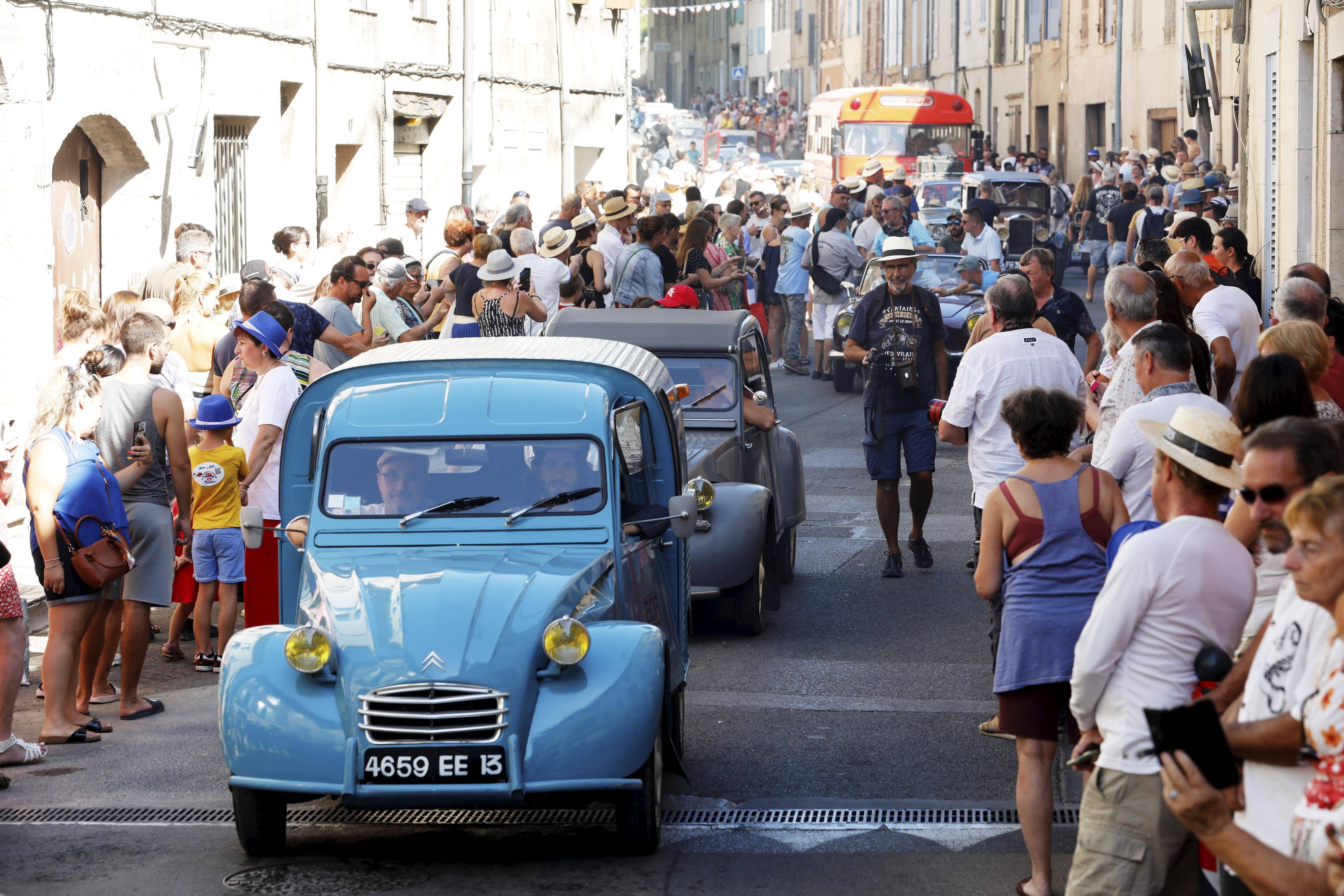 Ce jeudi, cette commune du Var va reconstituer le bouchon monstre du 15 août à l'occasion du bicentenaire de la N7