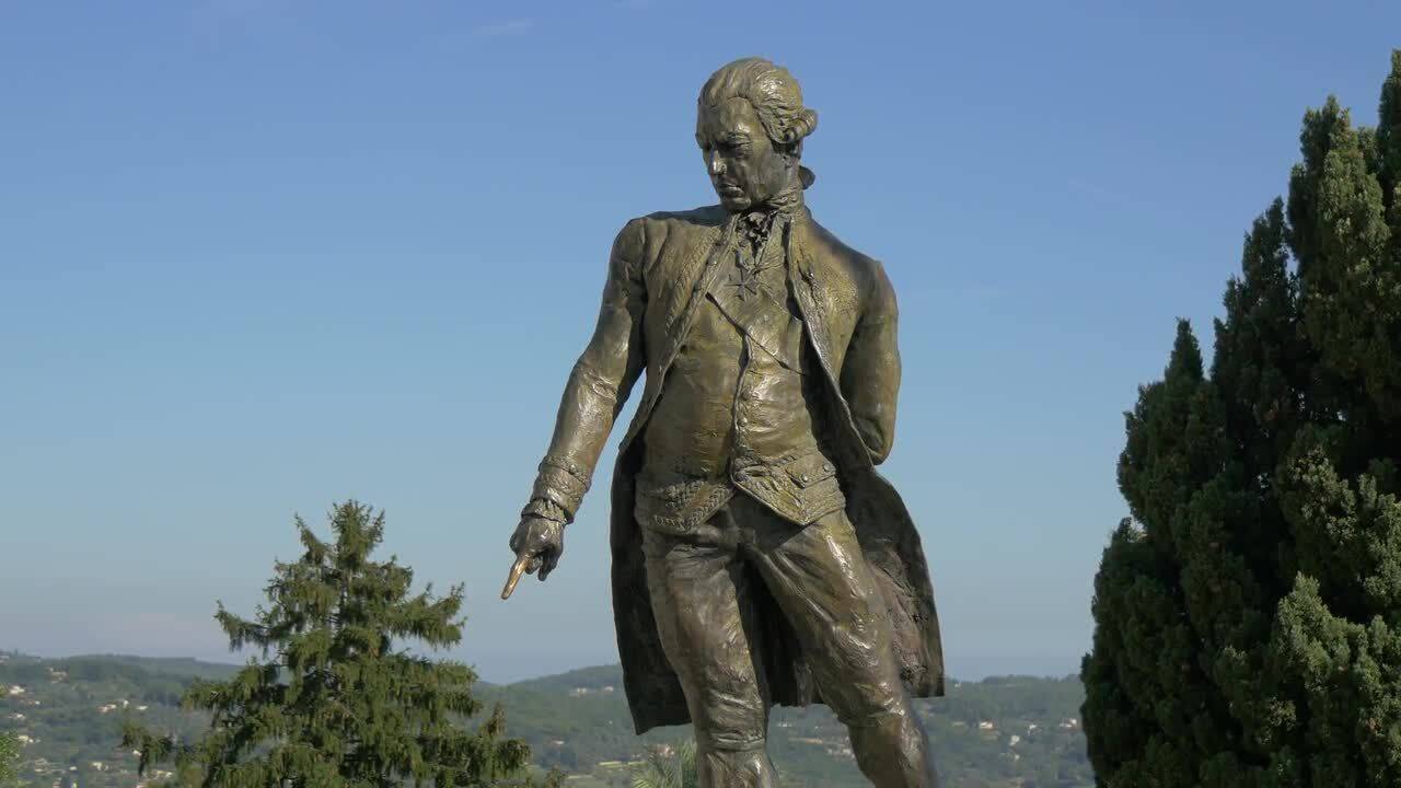 La cité des parfums comme vous ne l'avez jamais vue: quand les statues et autres bustes dessinent une autre histoire de Grasse