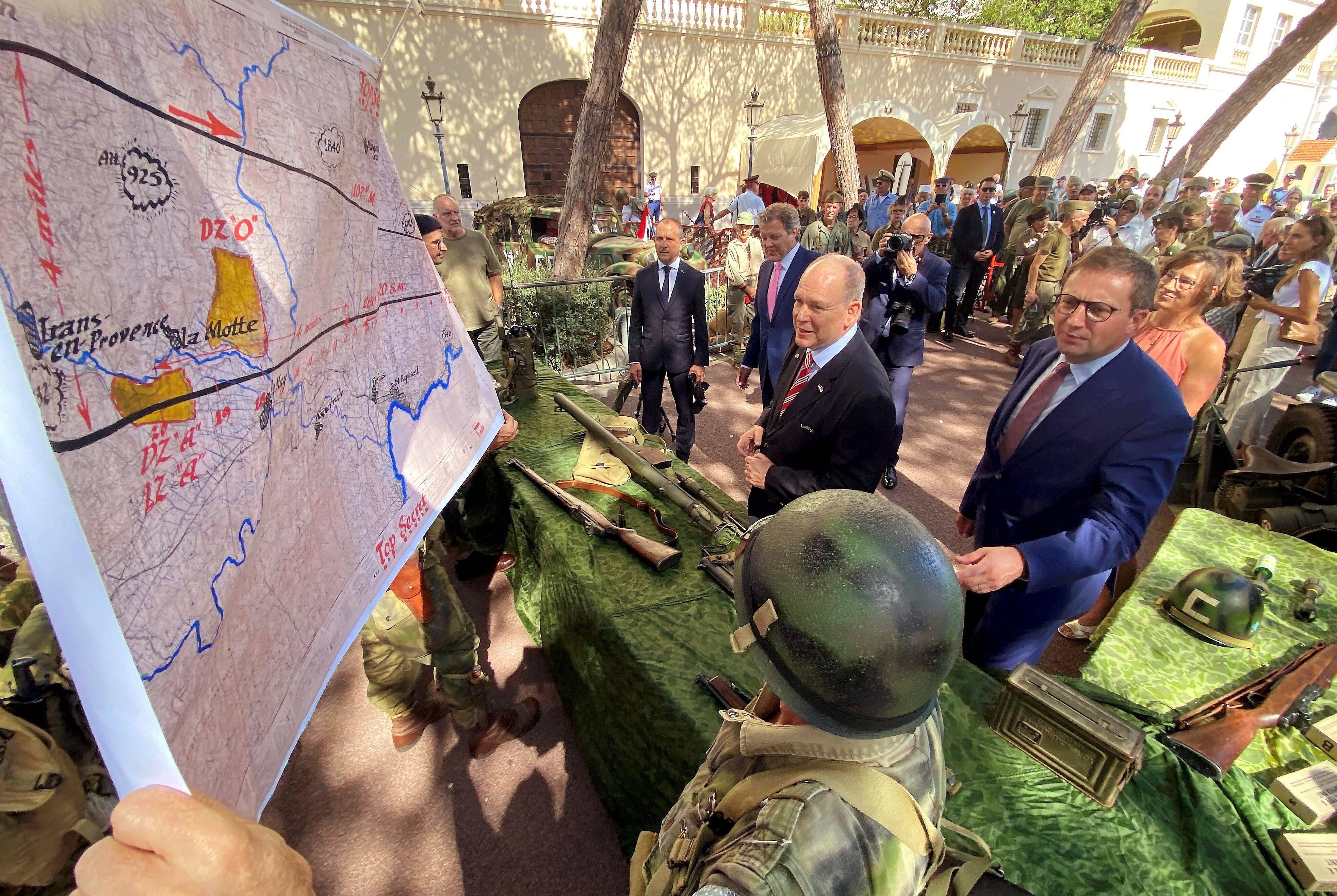 Commémorations du 3 septembre 1944 à Monaco: une base américaine d'époque reconstituée sur la place du Palais
