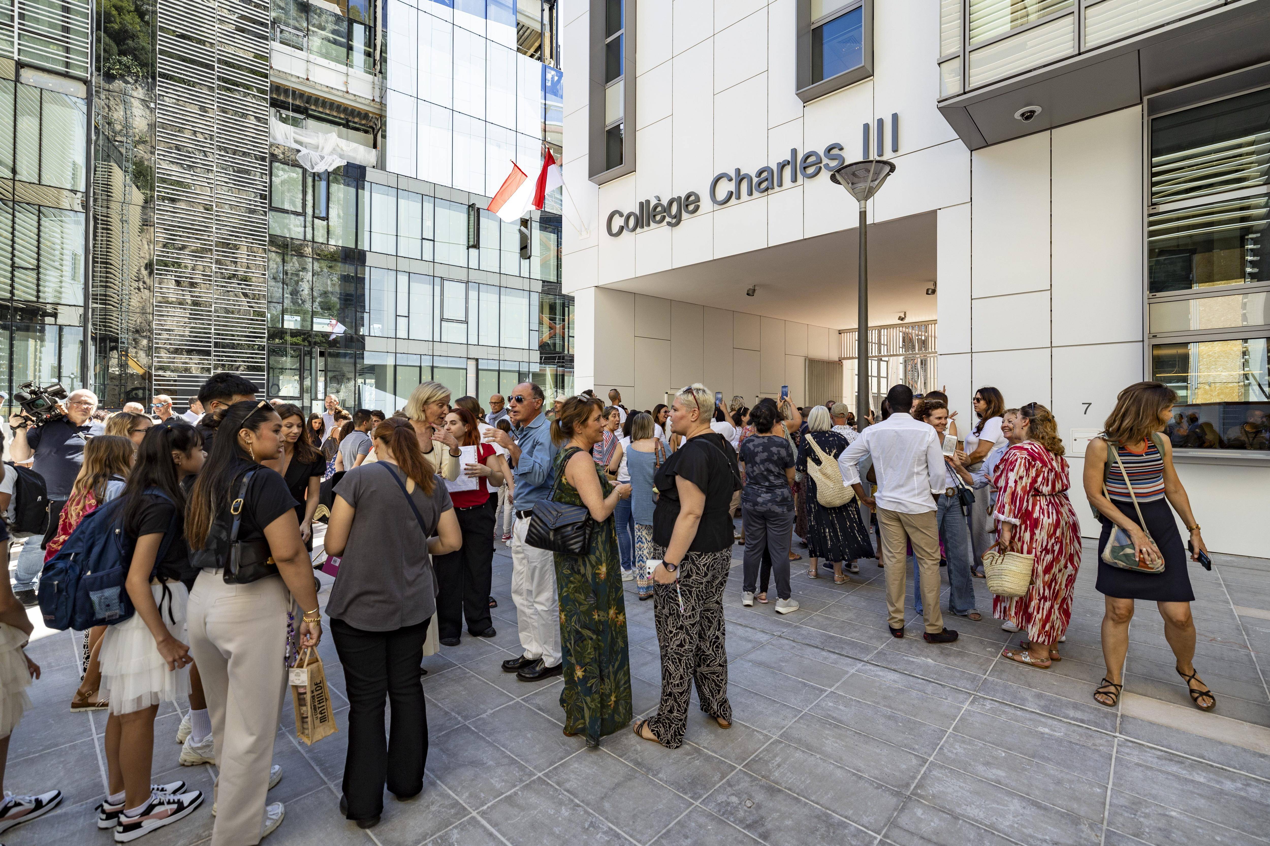 "On va travailler dans de meilleures conditions": le nouveau collège Charles-III séduit les élèves de la Principauté