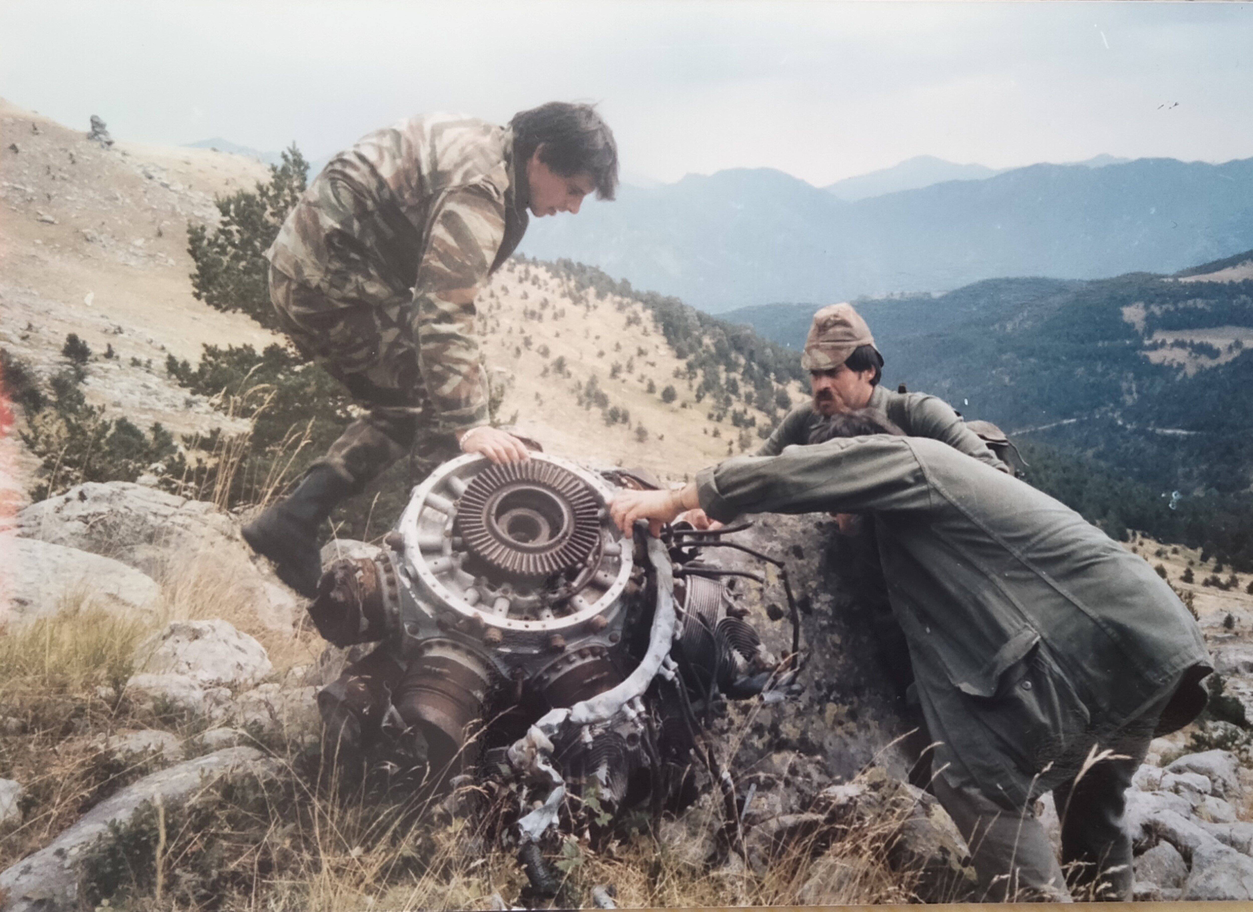 Il devait parachuter des armes et des munitions: 80 ans après, on revient sur le crash de l'avion américain "Dallas Lady" à Fontan