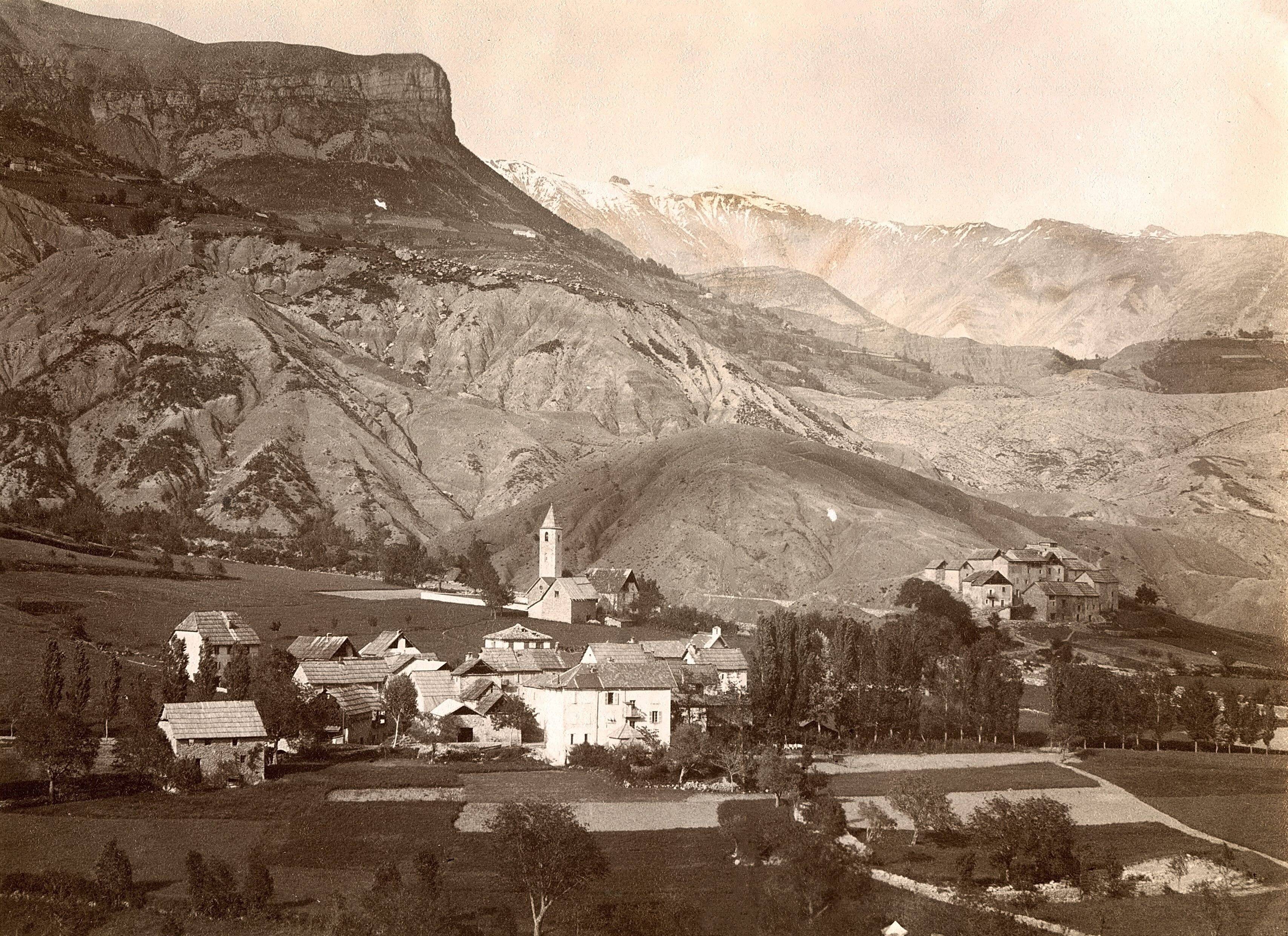 Il y a 100 ans, les flammes ont anéanti ce village de la Côte d'Azur: une exposition retrace sa renaissance