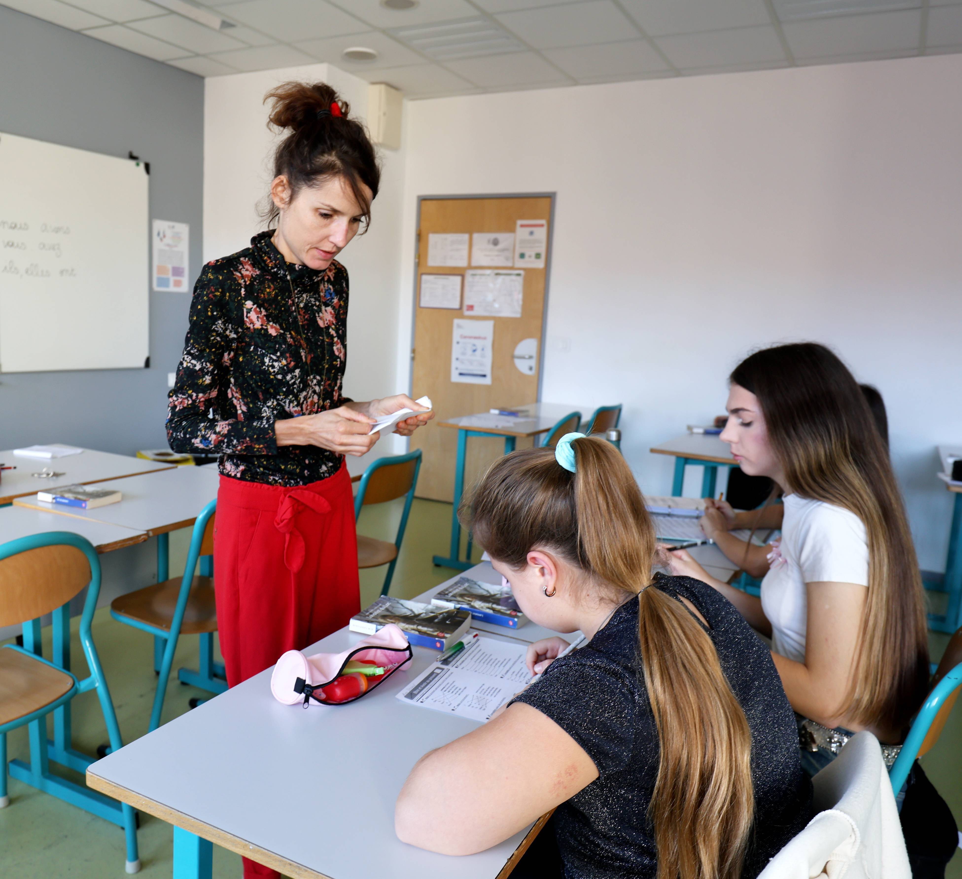 Une nouvelle classe spécialisée pour les élèves arrivant de l'étranger a ouvert au collège Gérard-Philipe à Cogolin