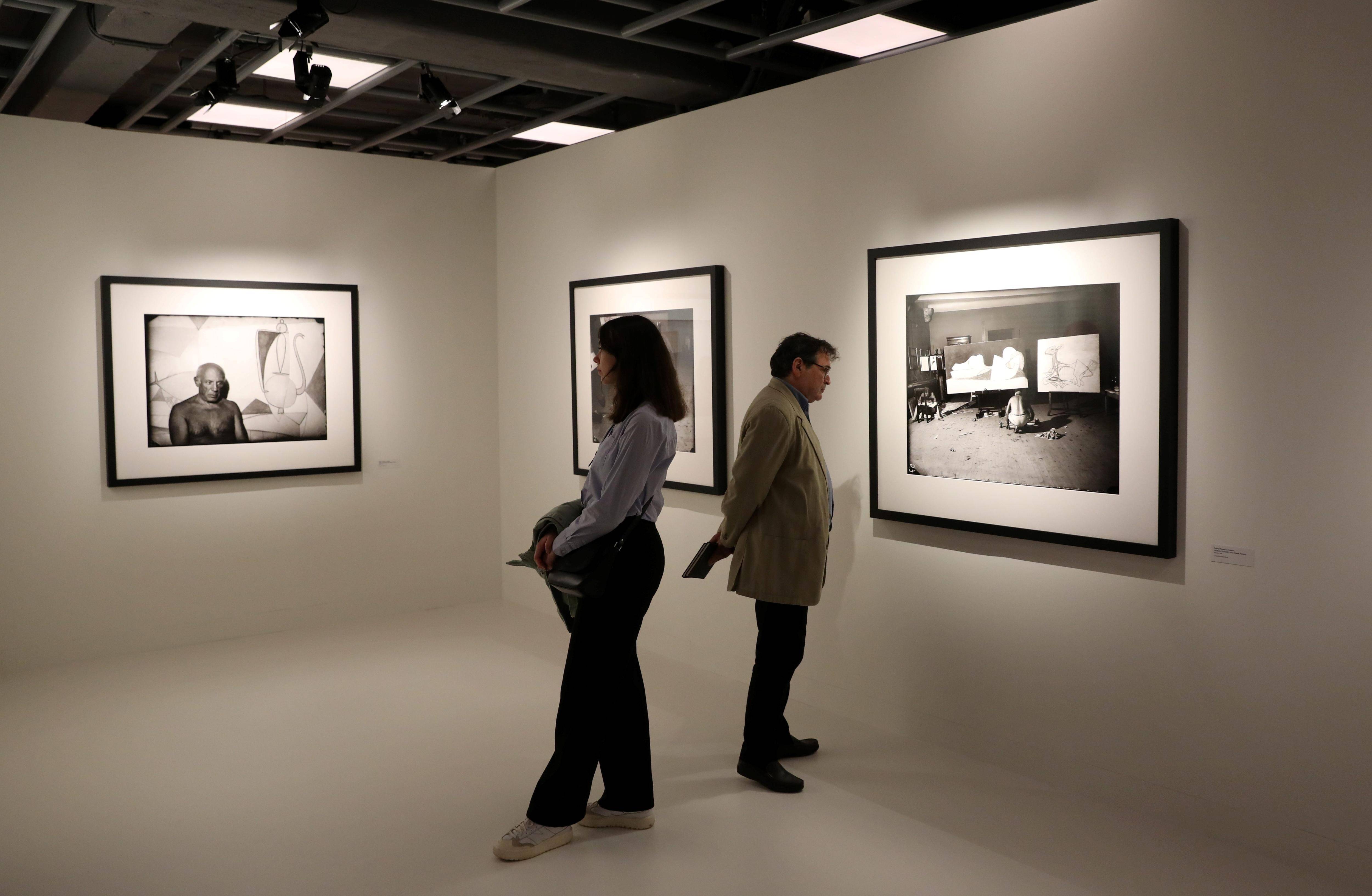 Picasso, Chagall, Calder...: les plus belles photos d'artistes dans leur atelier par Michel Sima s'exposent à Monaco