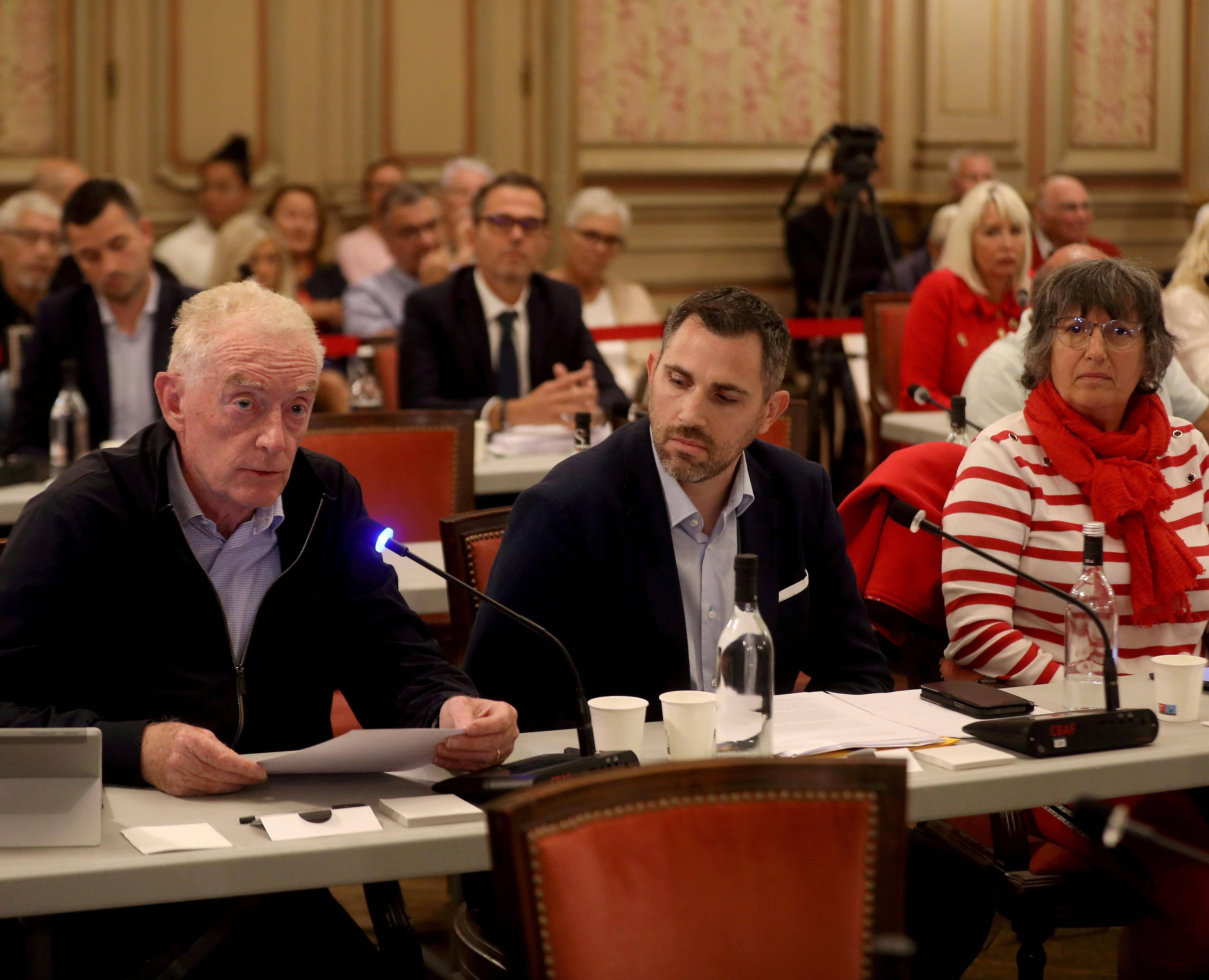 "Notre départ sera peut-être électrochoc": après avoir quitté la majorité pour rejoindre l'opposition, les élus frondeurs s'expliquent au conseil municipal de Menton