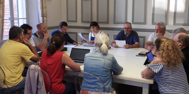 Le conseil municipal d'Ollières évince la première adjointe Sylvie Castagneto