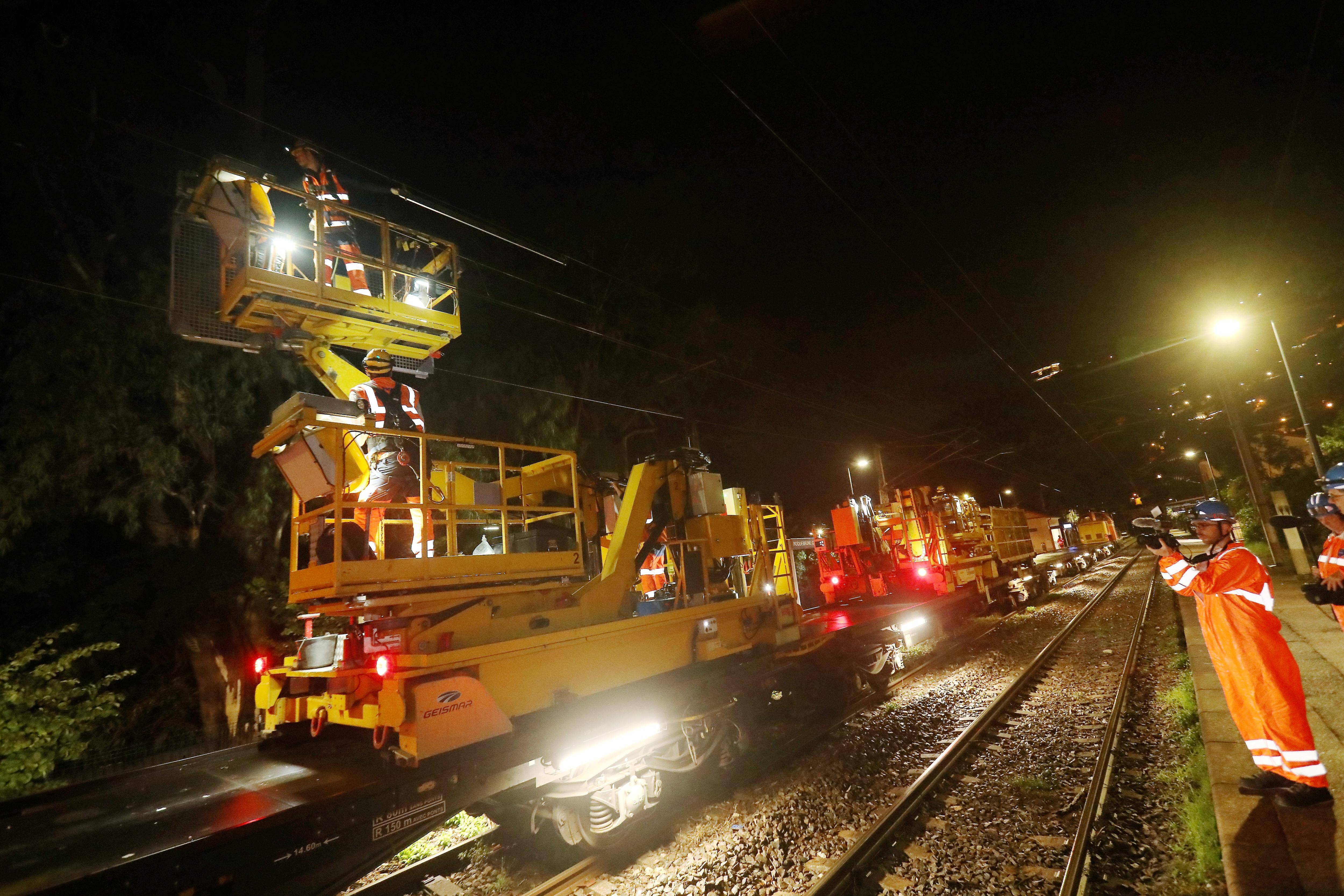 "C'est unique en Europe": l'un des deux trains usines de France à l'oeuvre sur le chantier de la ligne Nice-Vintimille