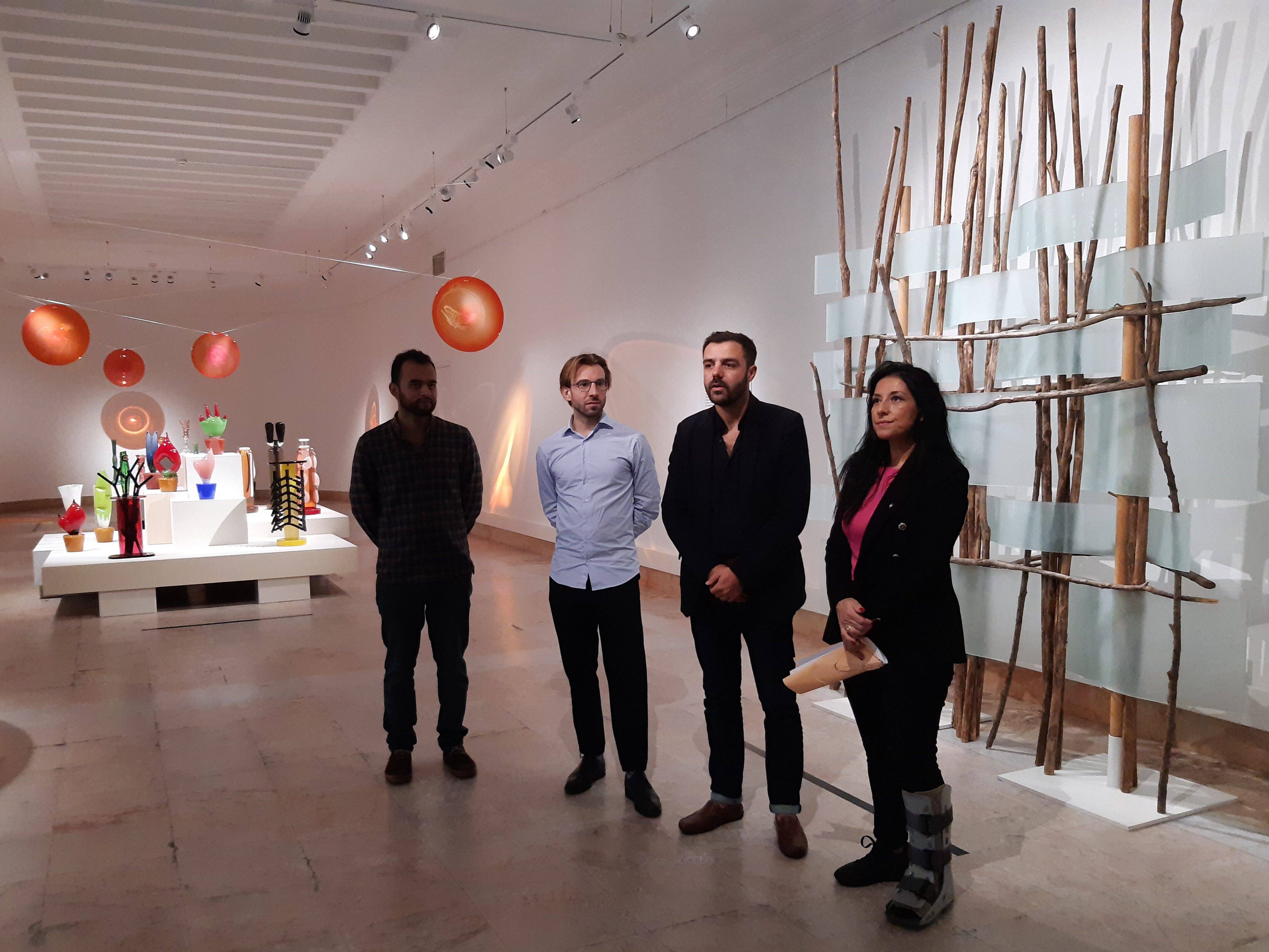 Cette association unique au monde expose ses créations en verre sur "la vie des plantes" au Palais de l'Europe à Menton