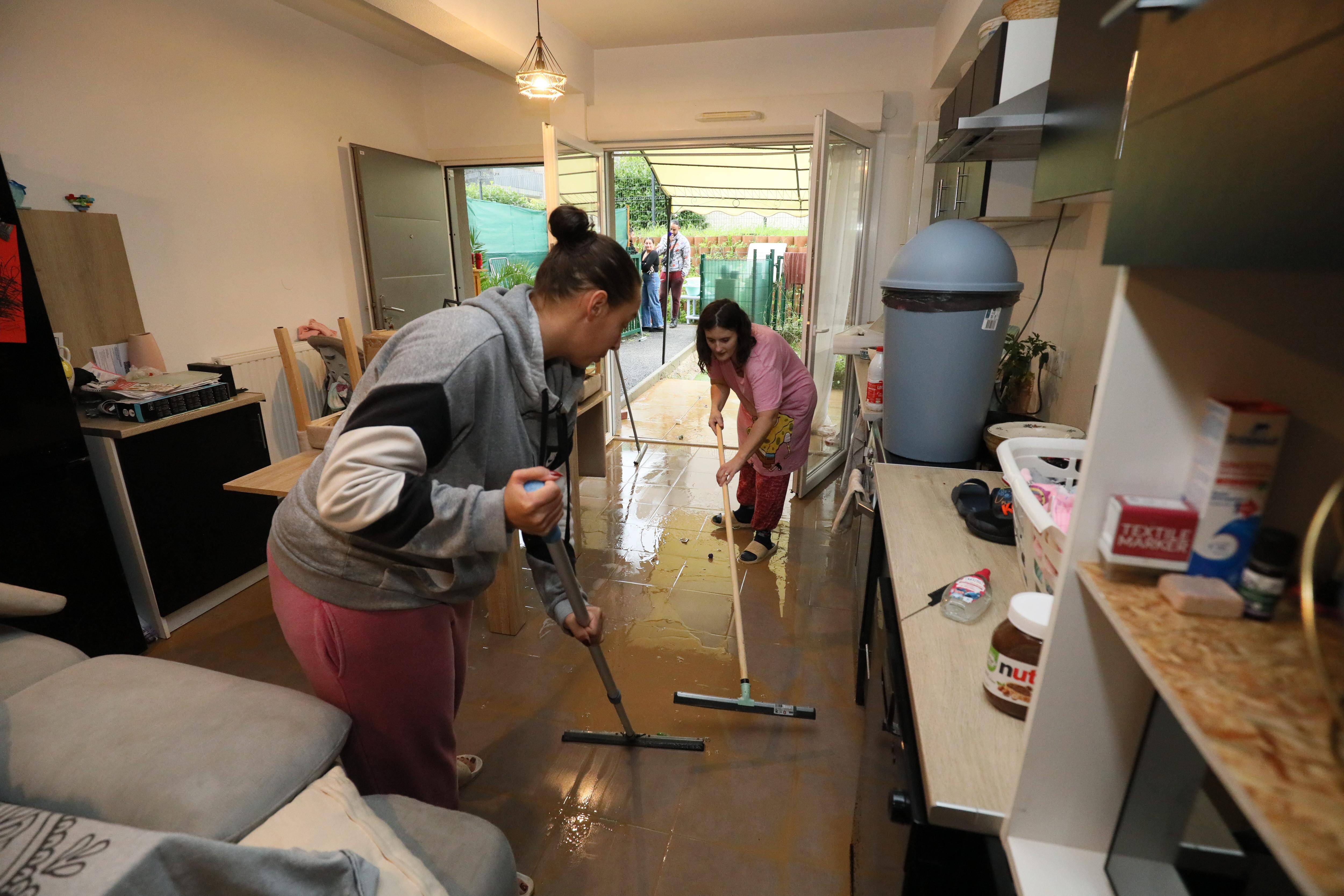 "Hors de question de rentrer dans un logement insalubre": à Mouans-Sartoux, les sinistrés des Groules d'Azur sont toujours en colère