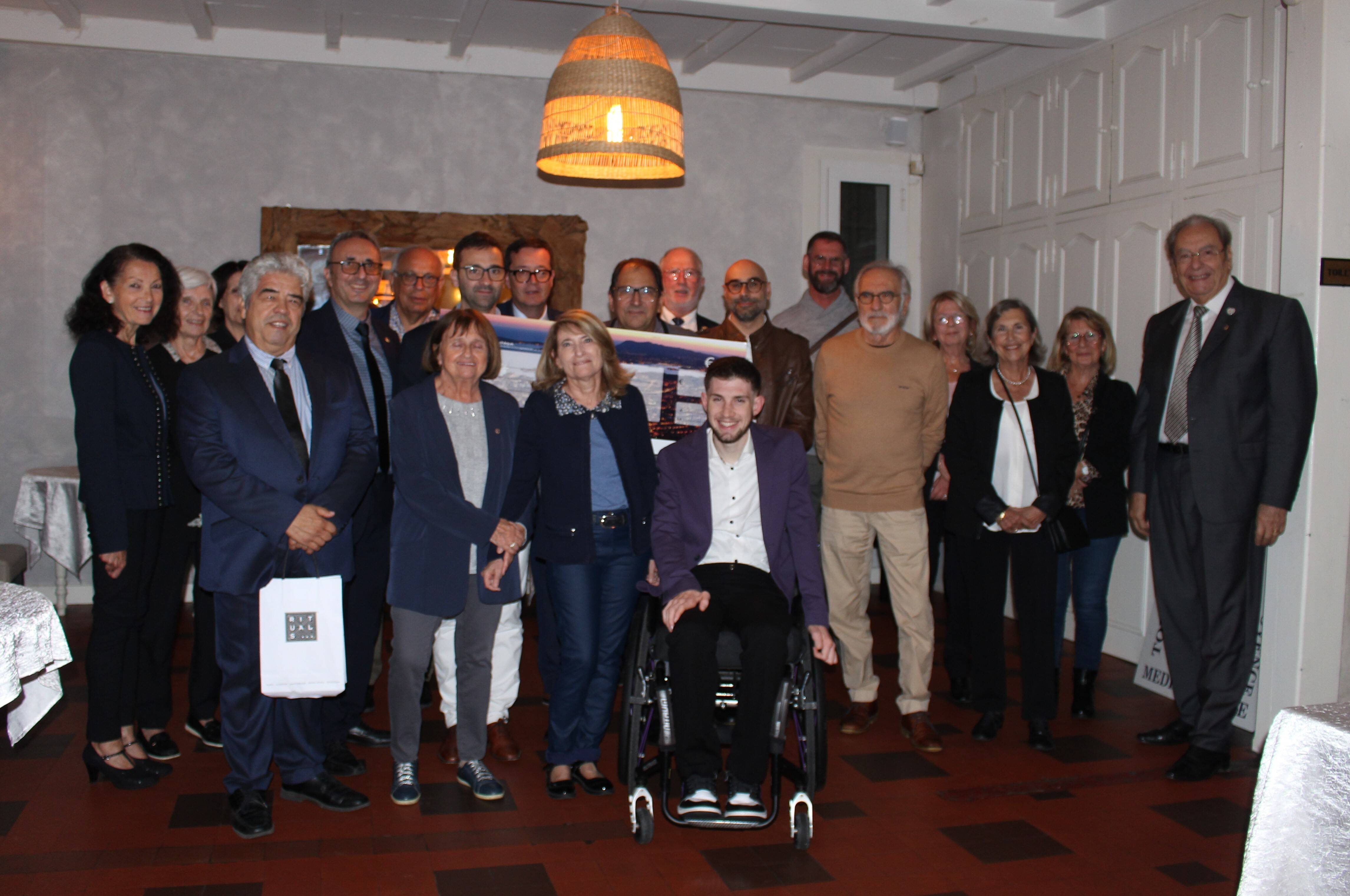 Coup de pouce du Lions club Toulon Provence Méditerranée à trois associations et un para-athlète