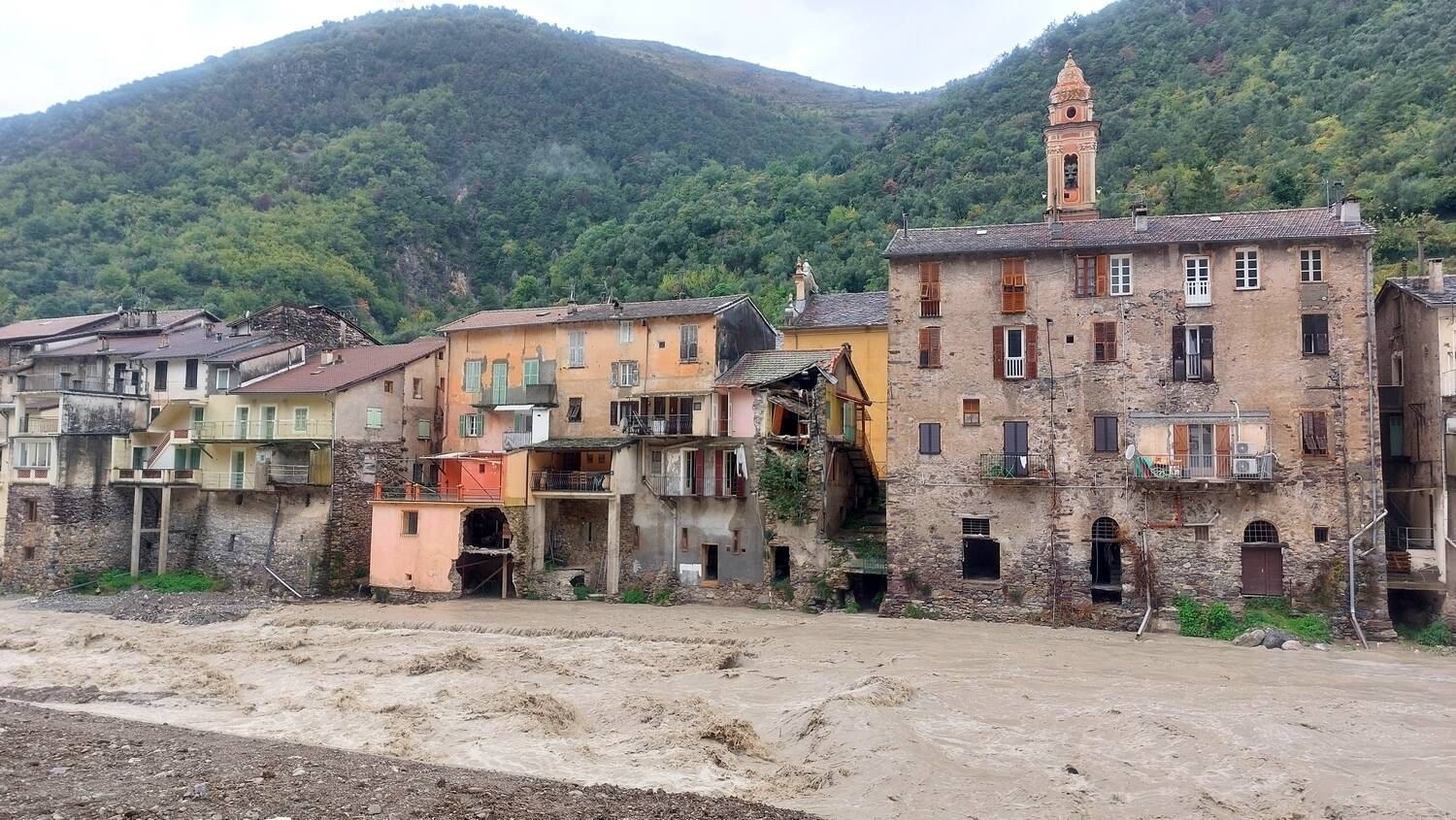 Quatre ans après la tempête Alex, les habitants restent "dépités" par les travaux de sécurisation de leur village à Fontan
