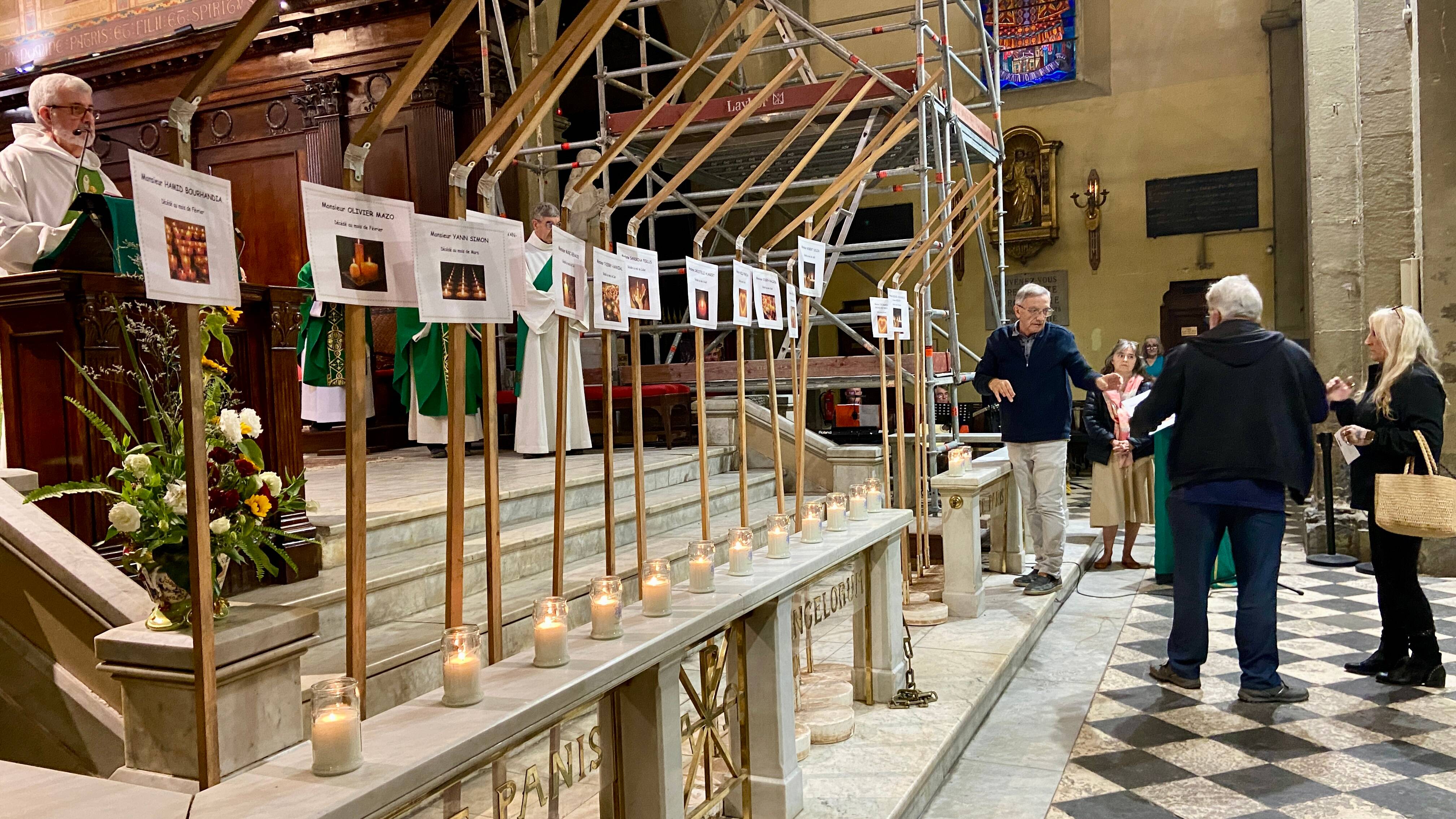 16 victimes dans le département: un hommage rendu par le collectif varois pour les morts de la rue à Toulon