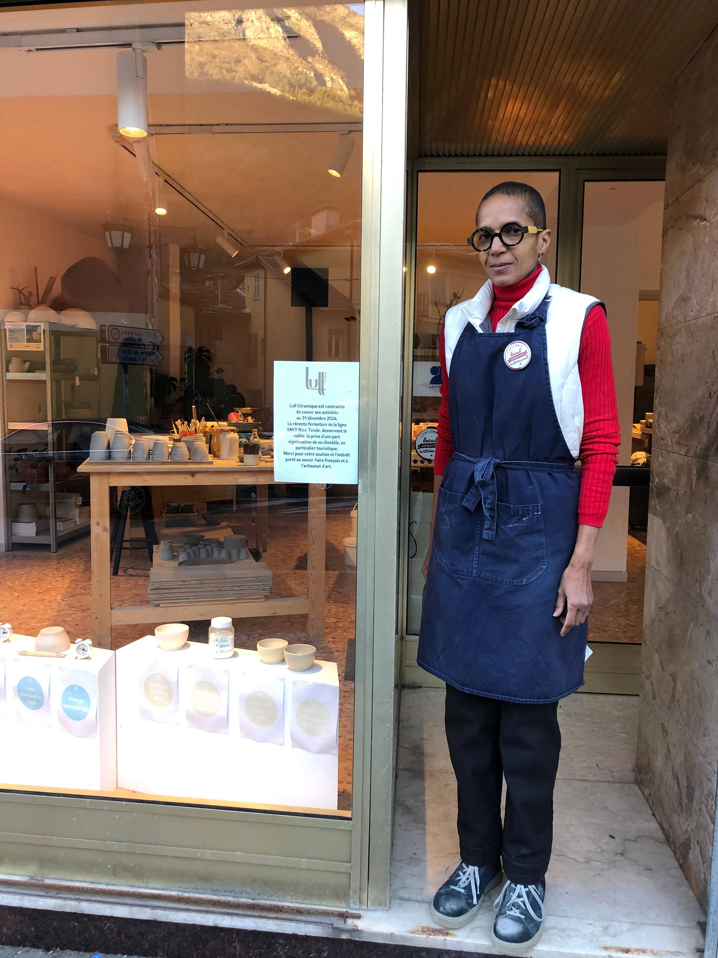 "Je n'ai ni le courage ni l'énergie de recommencer": impactés par la fermeture de la ligne ferroviaire, des commerçants de la haute Roya contraints de fermer boutique