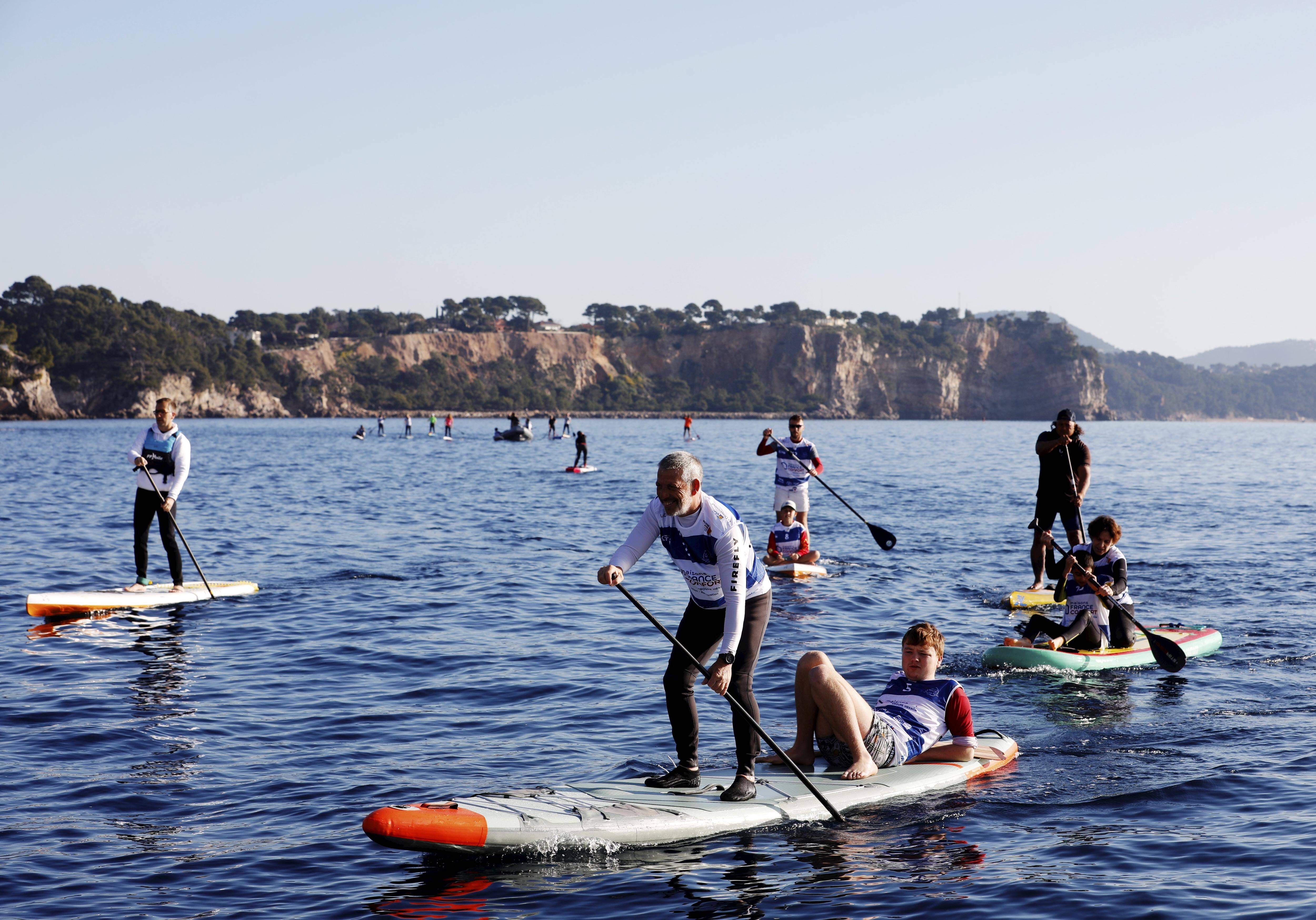 Paddle, kayak, pirogue polynésienne... Les jeunes handicapés et adolescents des quartiers prioritaires ont découvert les activités nautiques à Toulon