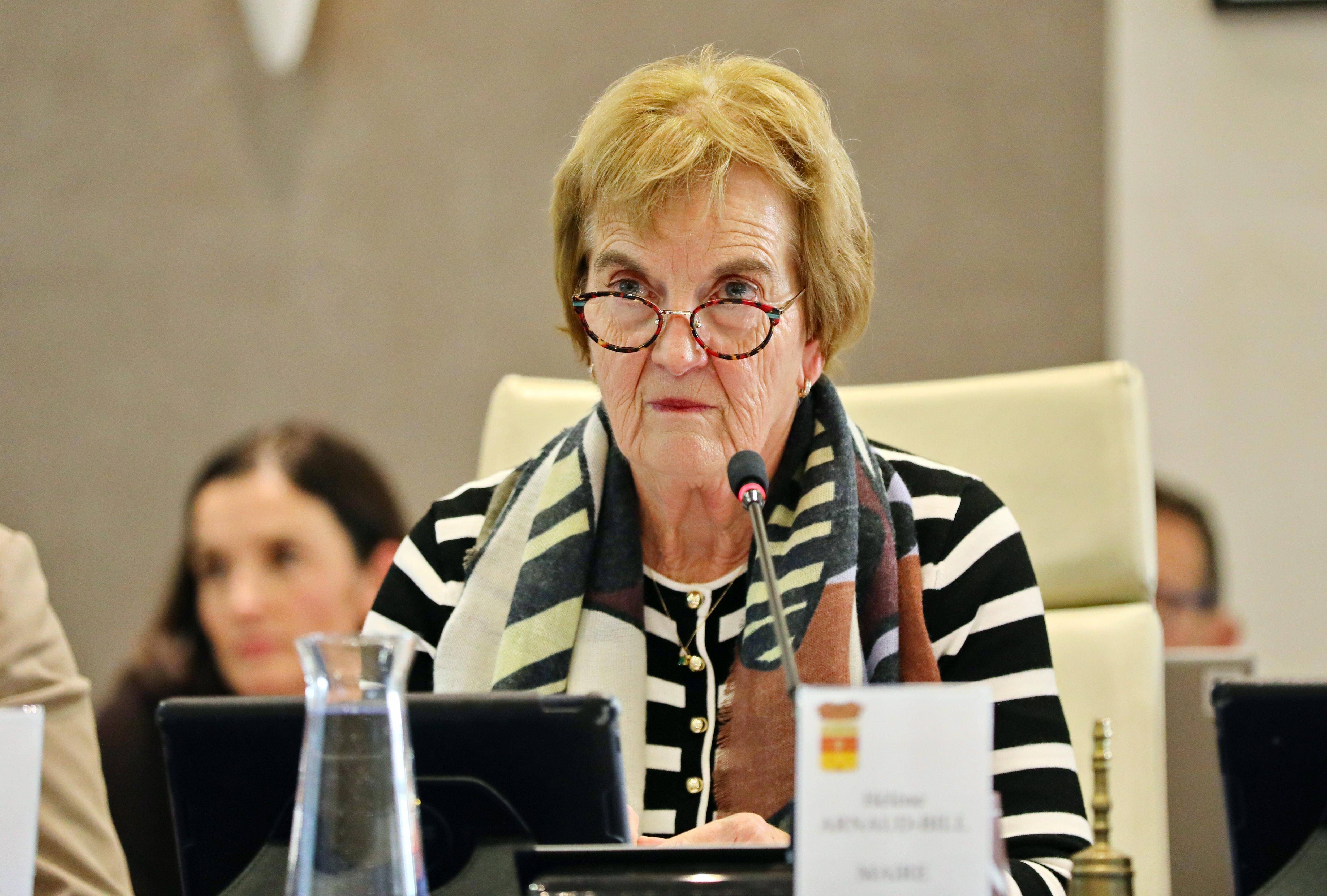"Vous utilisez l'arme des faibles, la censure": pour son retour après une longue absence, la maire Hélène Bill étrillée par l'opposition à La Garde