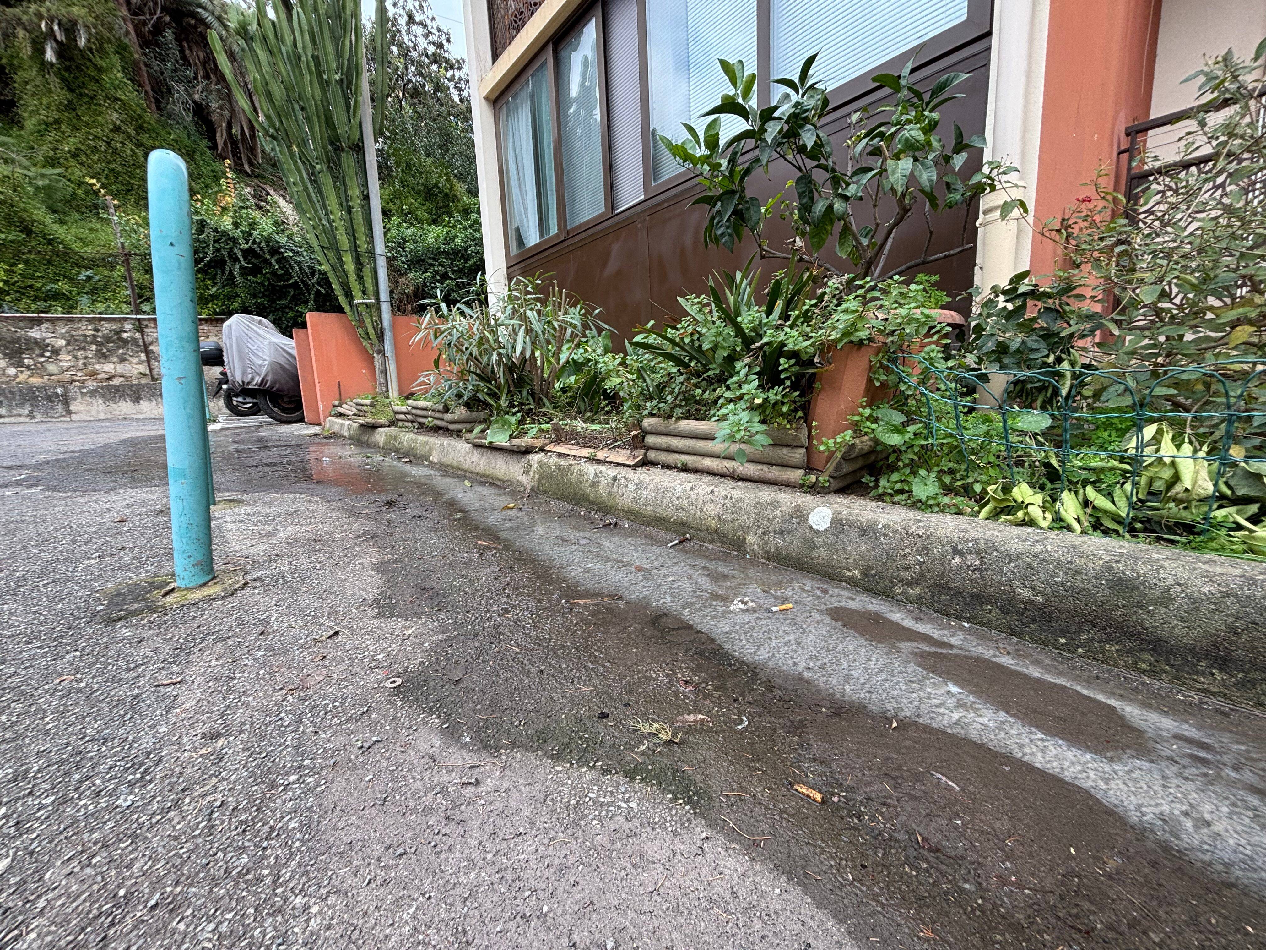 "On nous laisse vivre dans la merde, on en a marre": la colère et le ras-le-bol des habitants de cette résidence à Menton