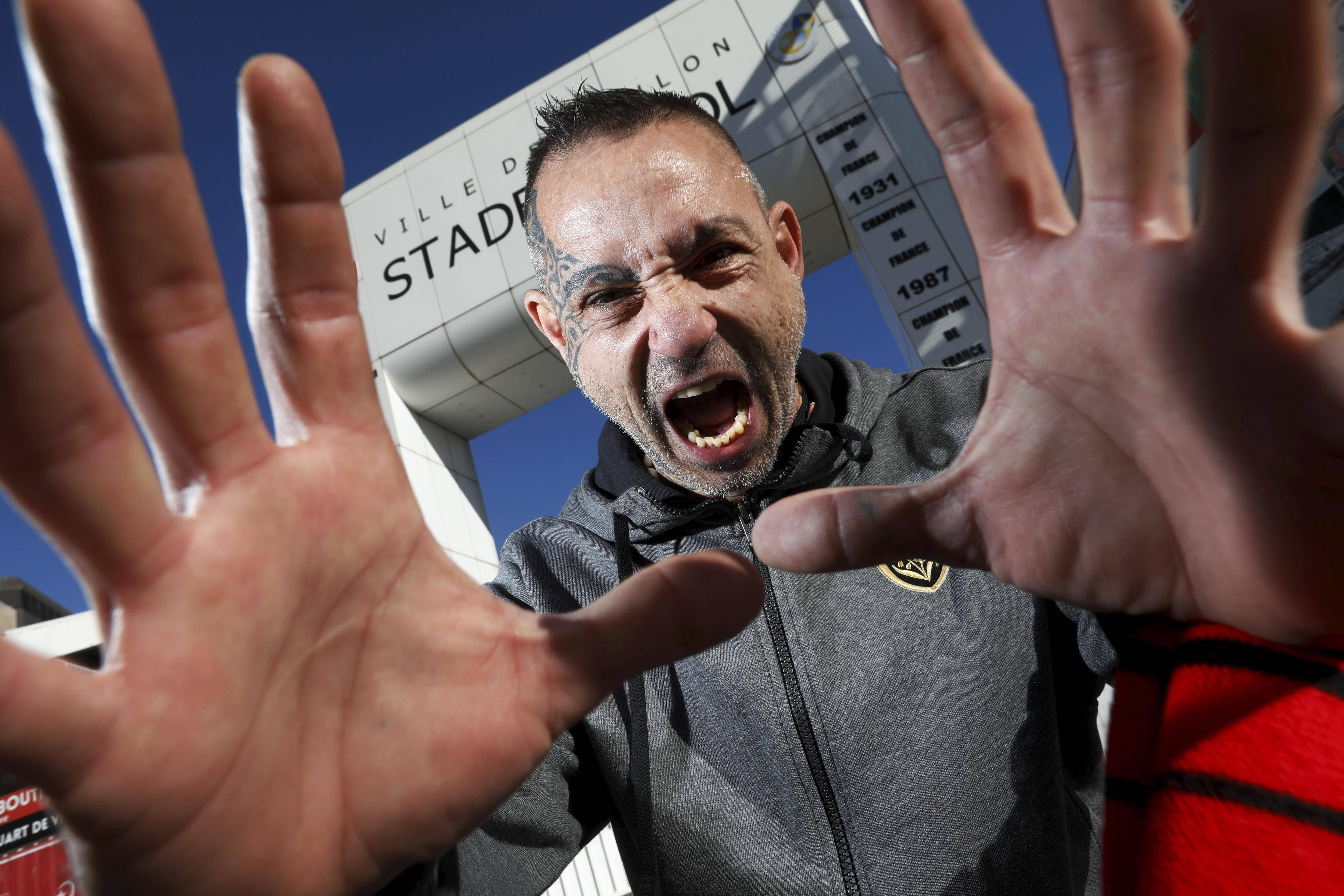 "L'année après avoir arrêté, j'avais déjà envie de revenir": le lanceur du Pilou Pilou Cédric Abellon entonne à nouveau le "terrible cri de guerre" au stade Mayol