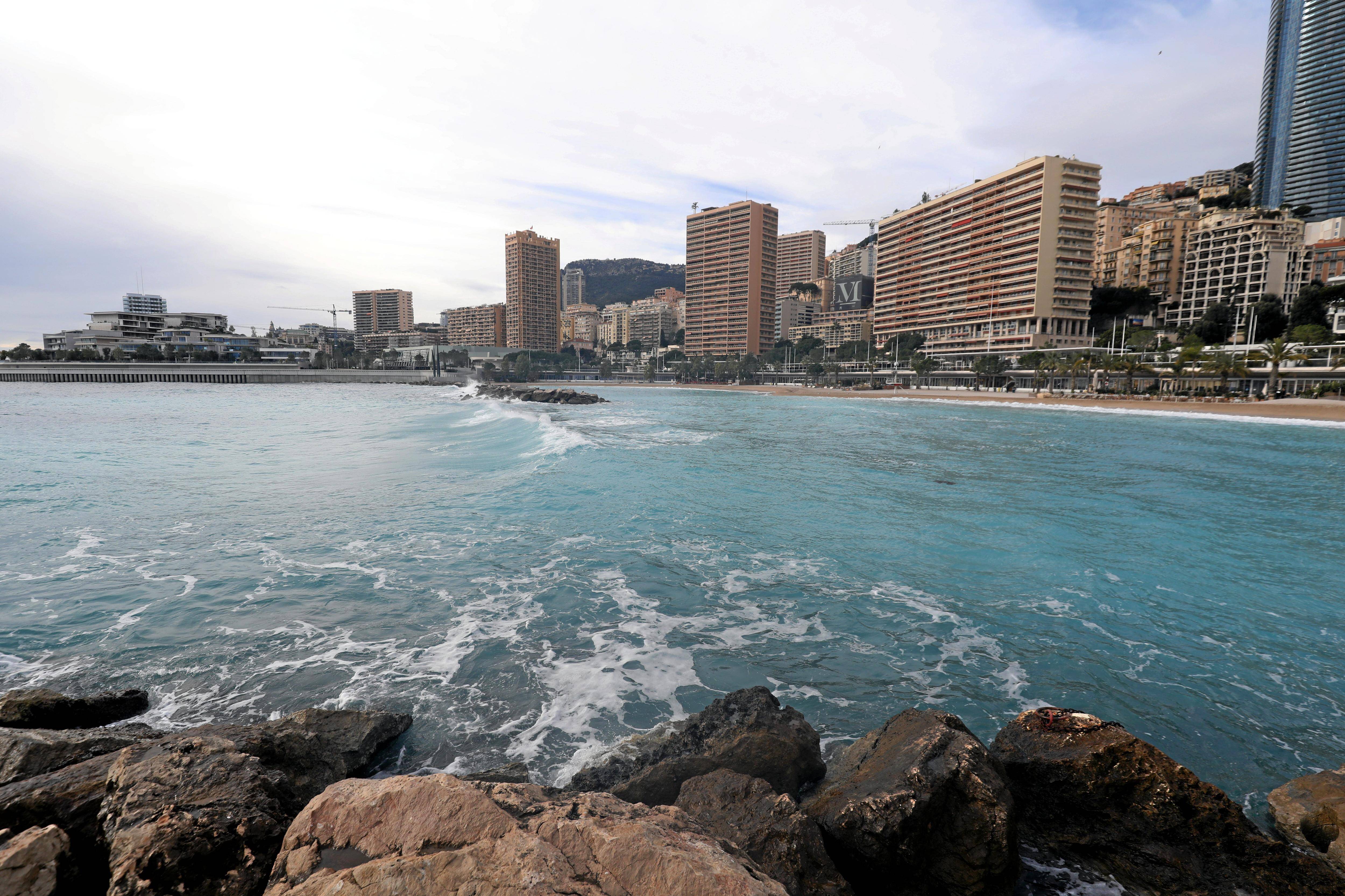 Monaco investit 9 millions d'euros pour renforcer la protection des plages du Larvotto contre la houle