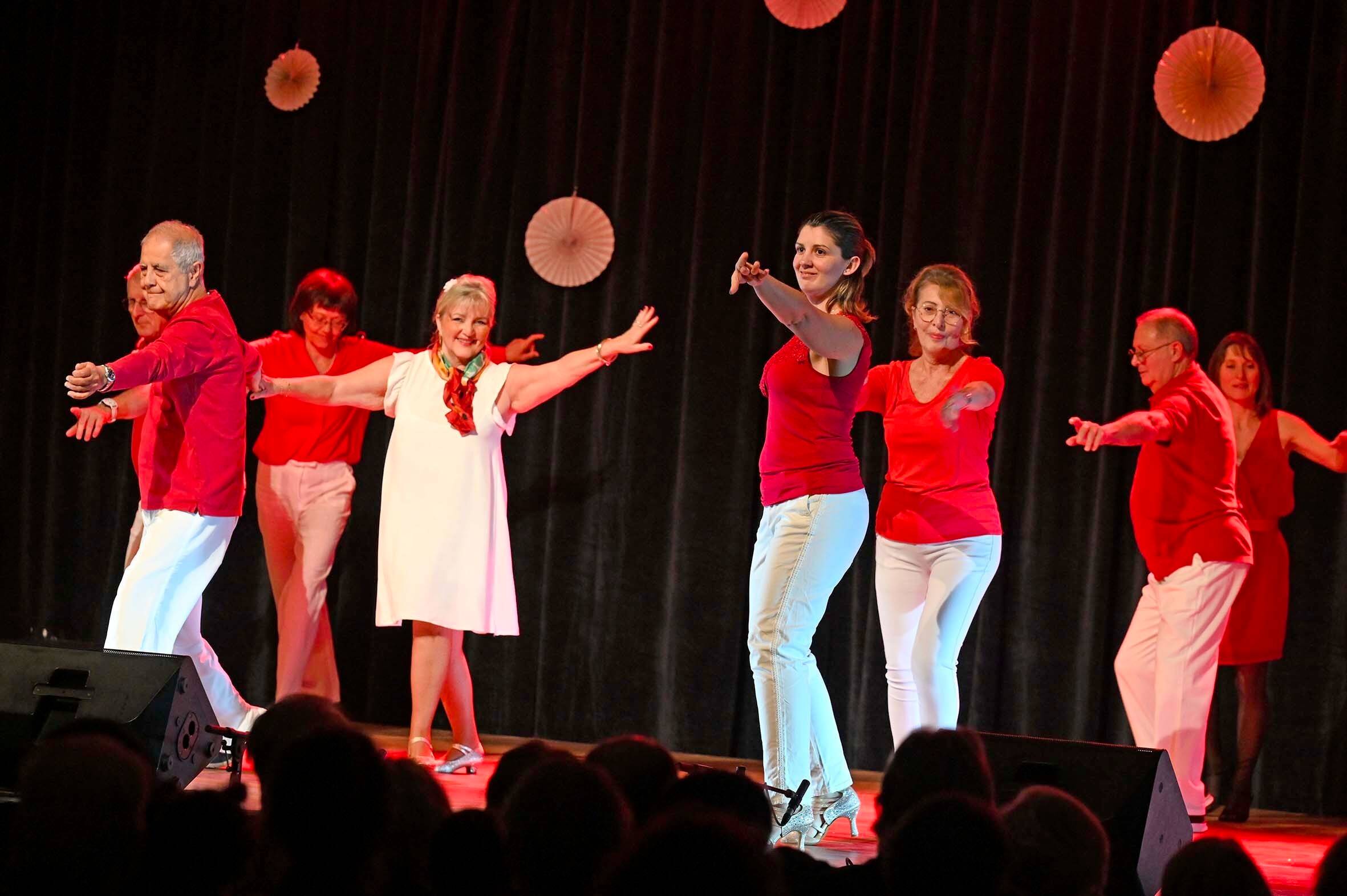 Neuf associations de La Garde vont vous offrir un show exceptionnel au tour d'un voyage culturel à travers le monde