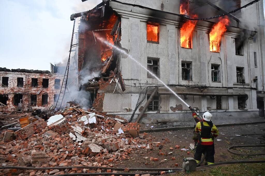 Guerre en Ukraine: de nouvelles frappes russes font cinq morts et plus de vingt blessés à Kharkiv et Kherson
