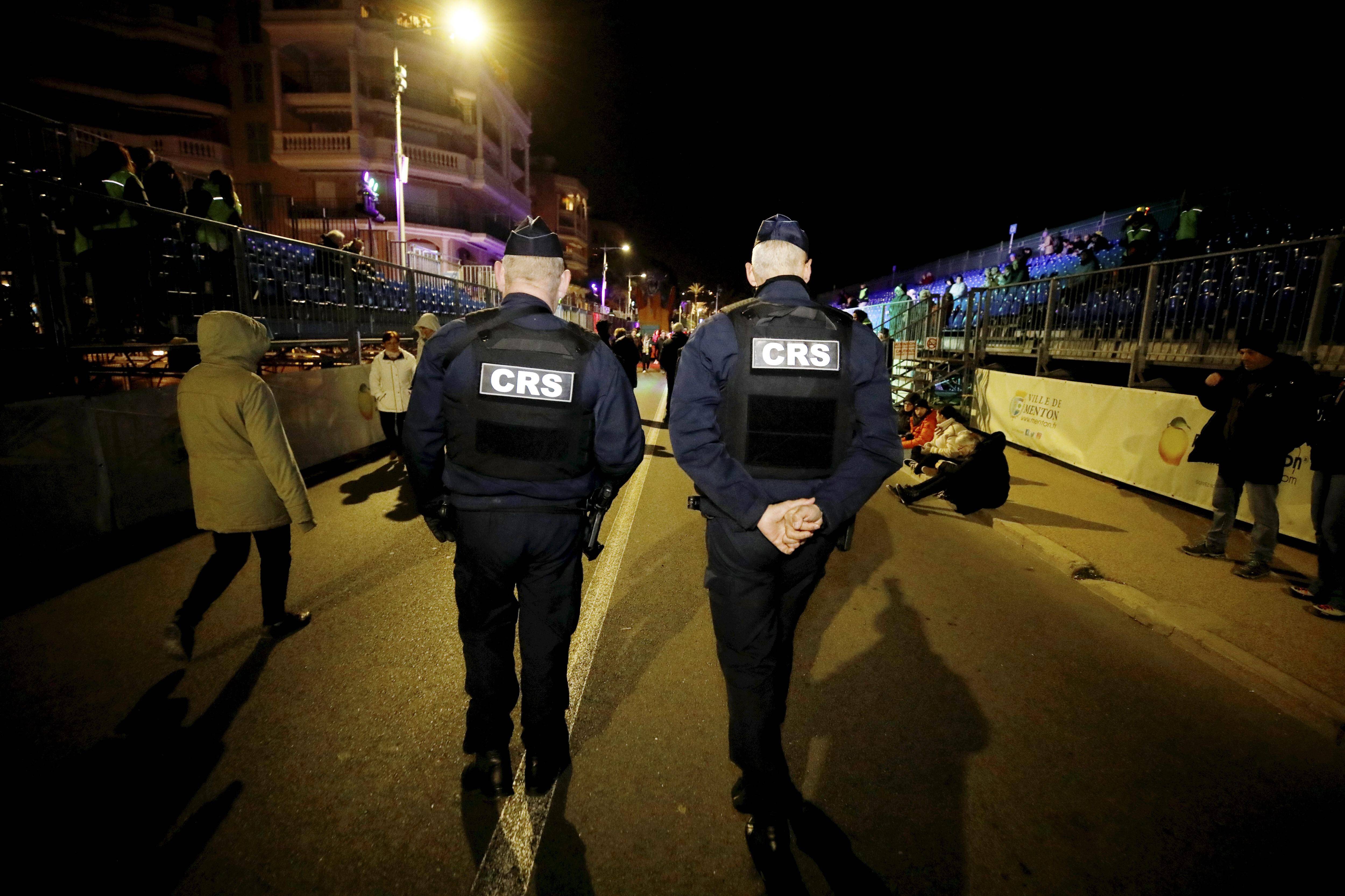Les gardiens de la Fête sont sur le pont à Menton, les chiens de détection d'explosifs sont aussi de la partie