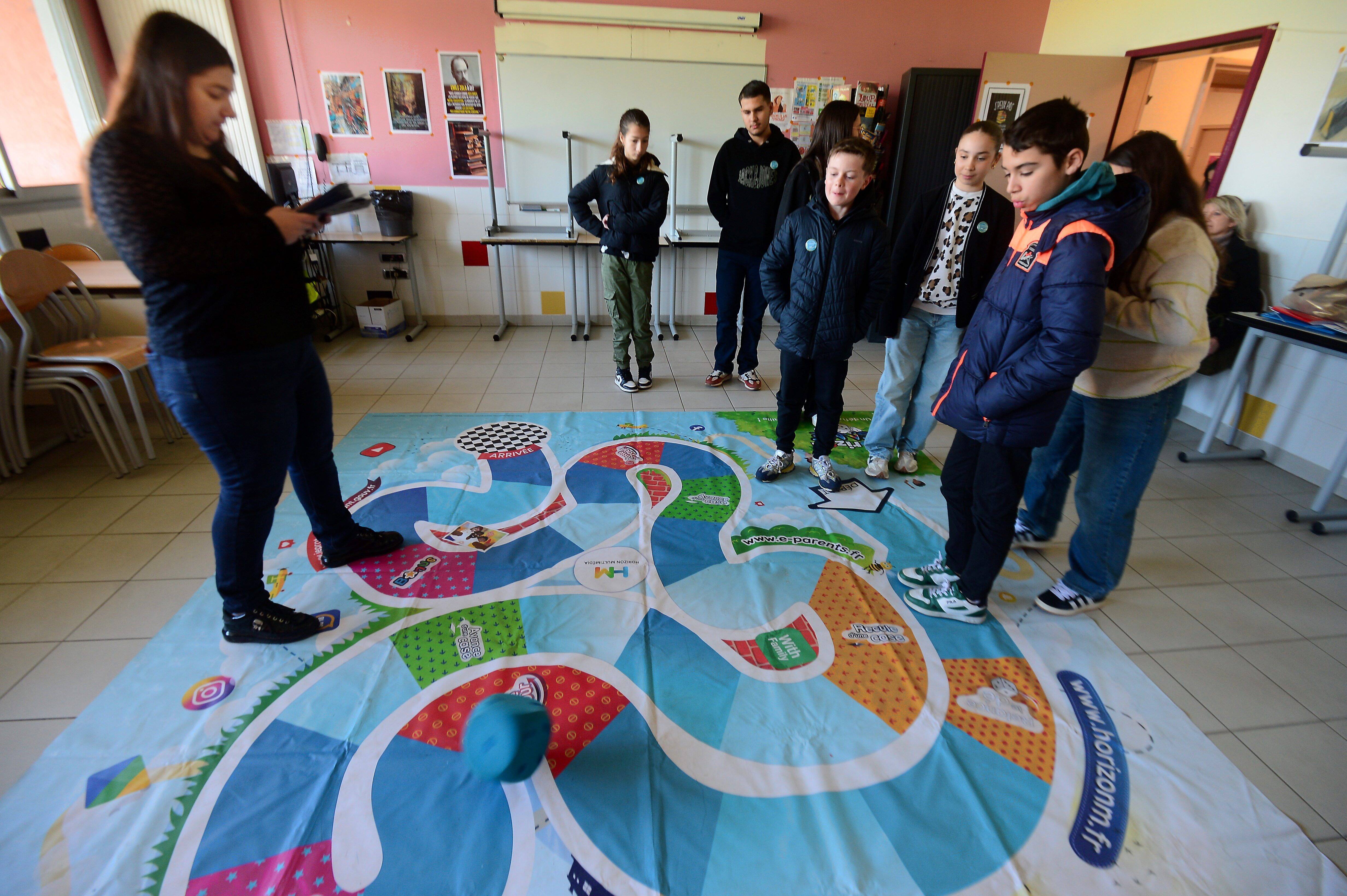 La première réunion départementale des élèves ambassadeurs de la lutte contre le harcèlement scolaire s'est tenue dans ce collège du Var