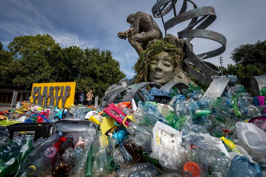 "Il est temps d'obtenir des résultats": plus que quatre jours pour boucler un traité mondial contre la pollution plastique