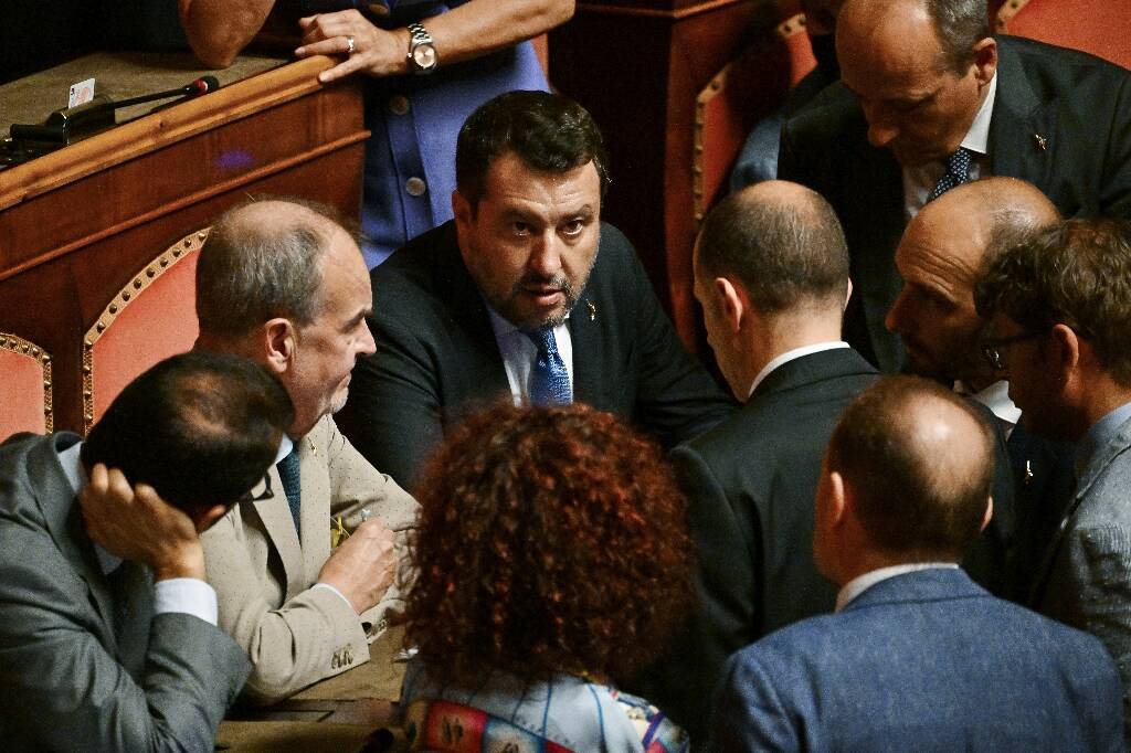 En italie, le premier ministre mario draghi sur le départ après l'implosion de sa coalition