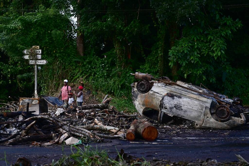 Couvre-feu prolongé en Martinique, les négociations contre la vie chère au point mort