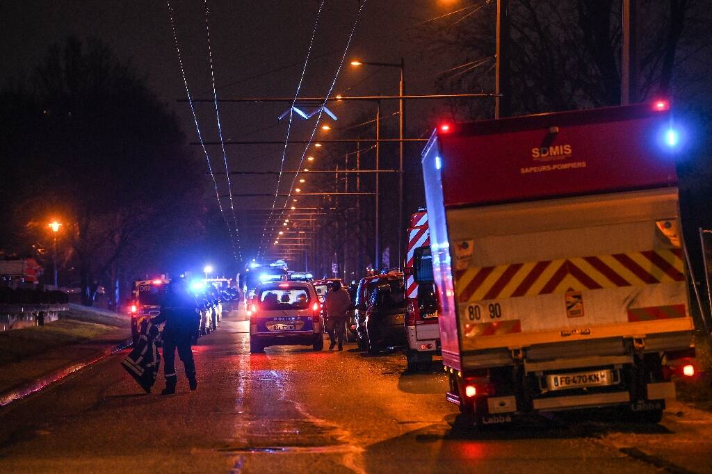 Incendie à Vaulx-en-Velin: les victimes "en cours d'identification", le bilan fait état de 10 morts et 19 blessés