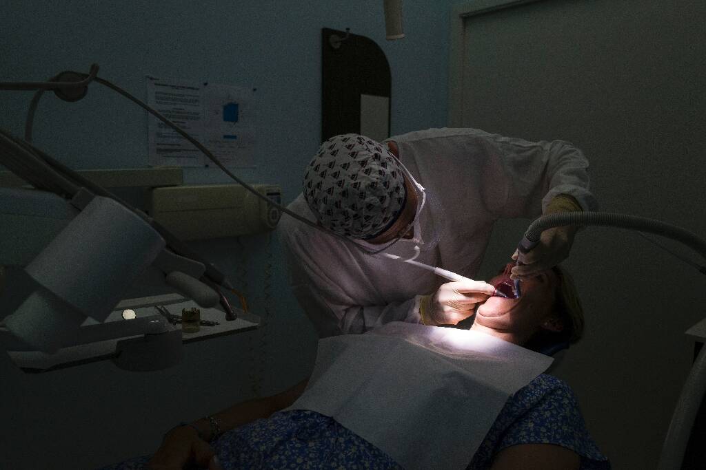 Dentistes: pour lutter contre les déserts médicaux, un début de régulation se met en place